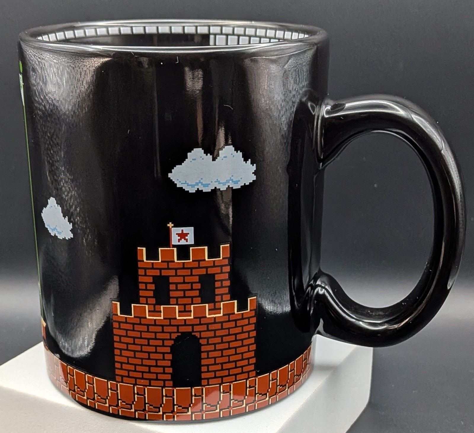 Super Mario Bros. End Level Flag Scene + Bowsers Castle Black Mug 2018 Funky