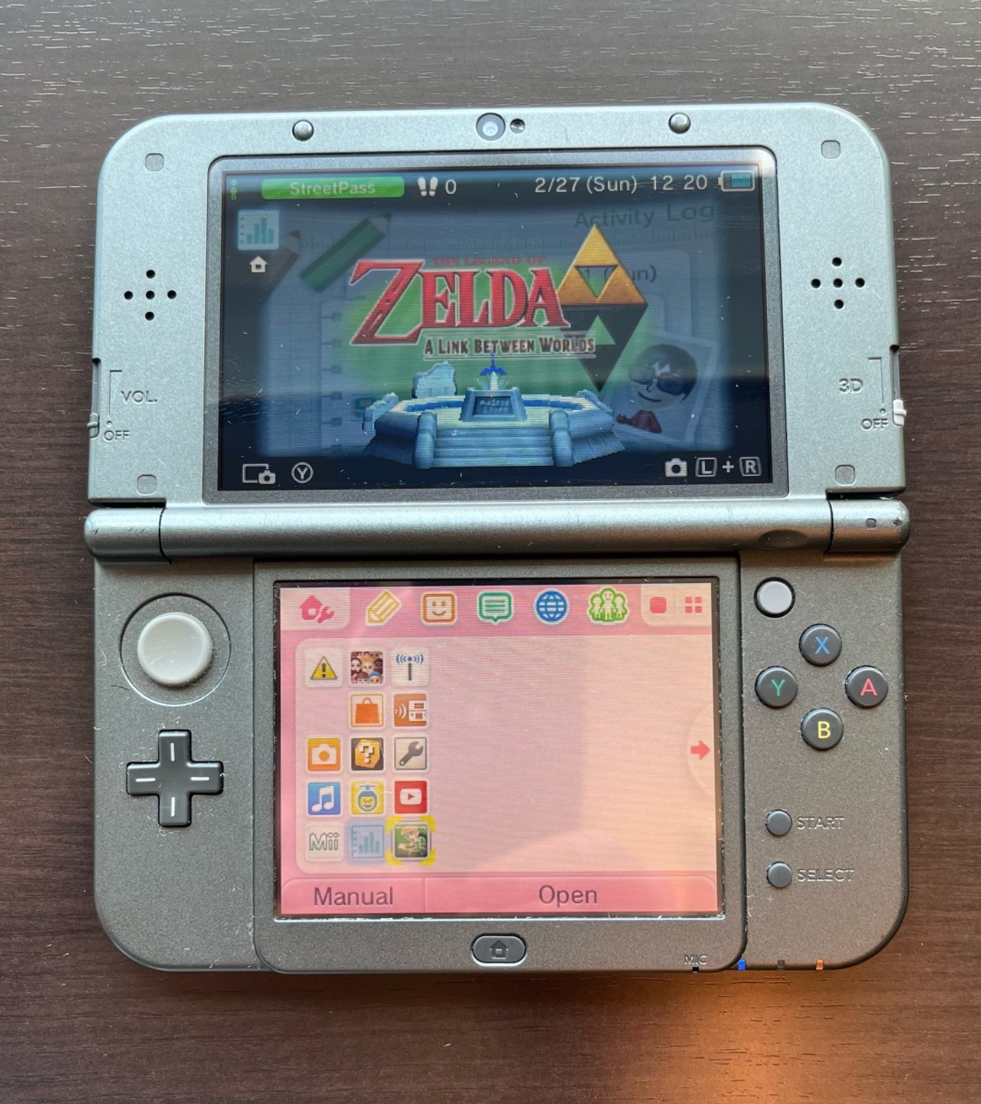 Nintendo New 3DS XL, includes Zelda Link Between Worlds, Some Flaws Scratches