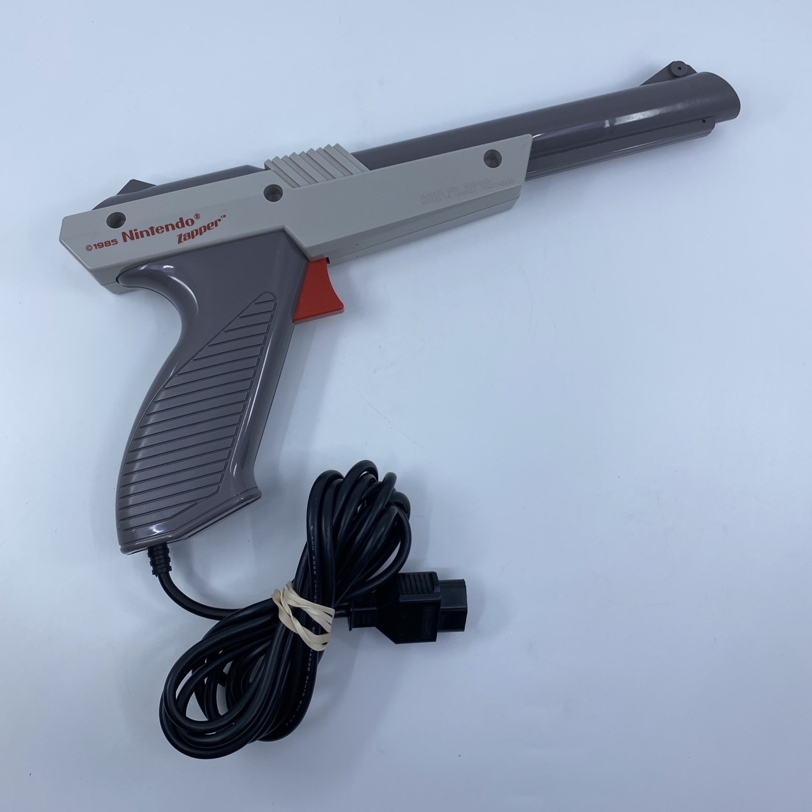 Nintendo NES Zapper Light Gun Gray OEM 1985 Tested Working Duck Hunt