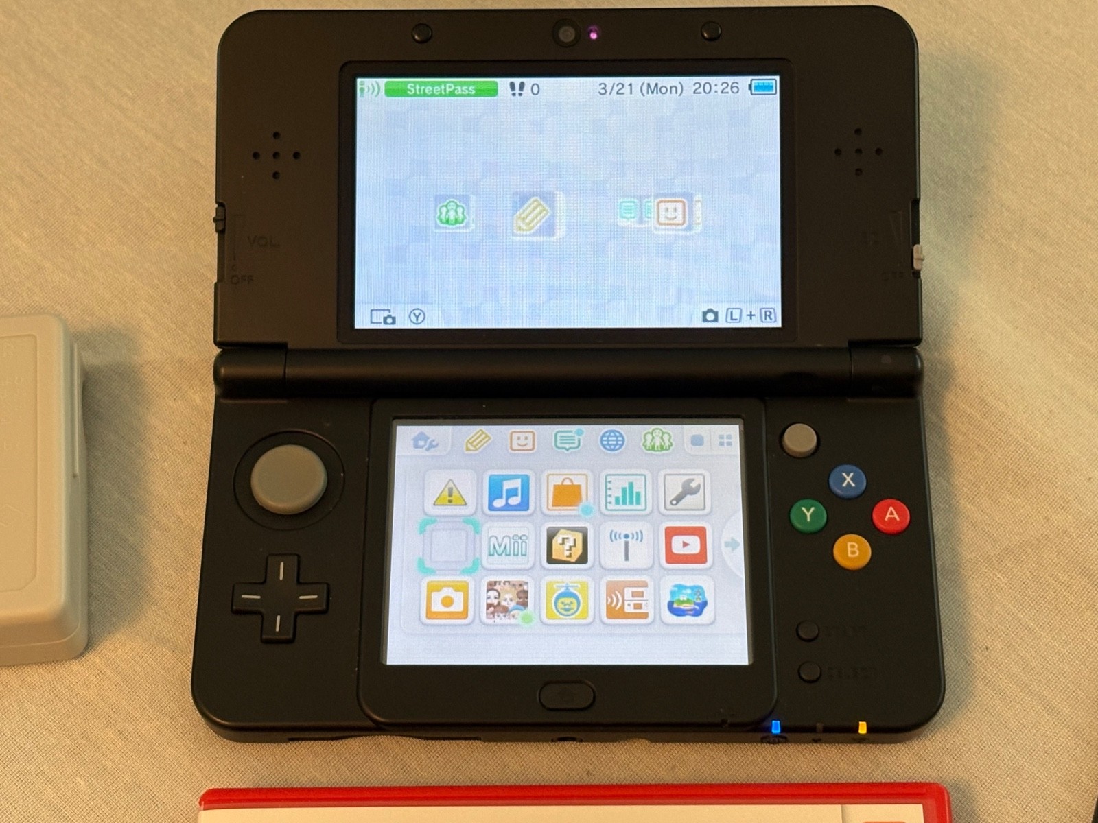 New Nintendo 3DS Super Mario Black Edition Console,Mario Kart 7,Stylus,Charger