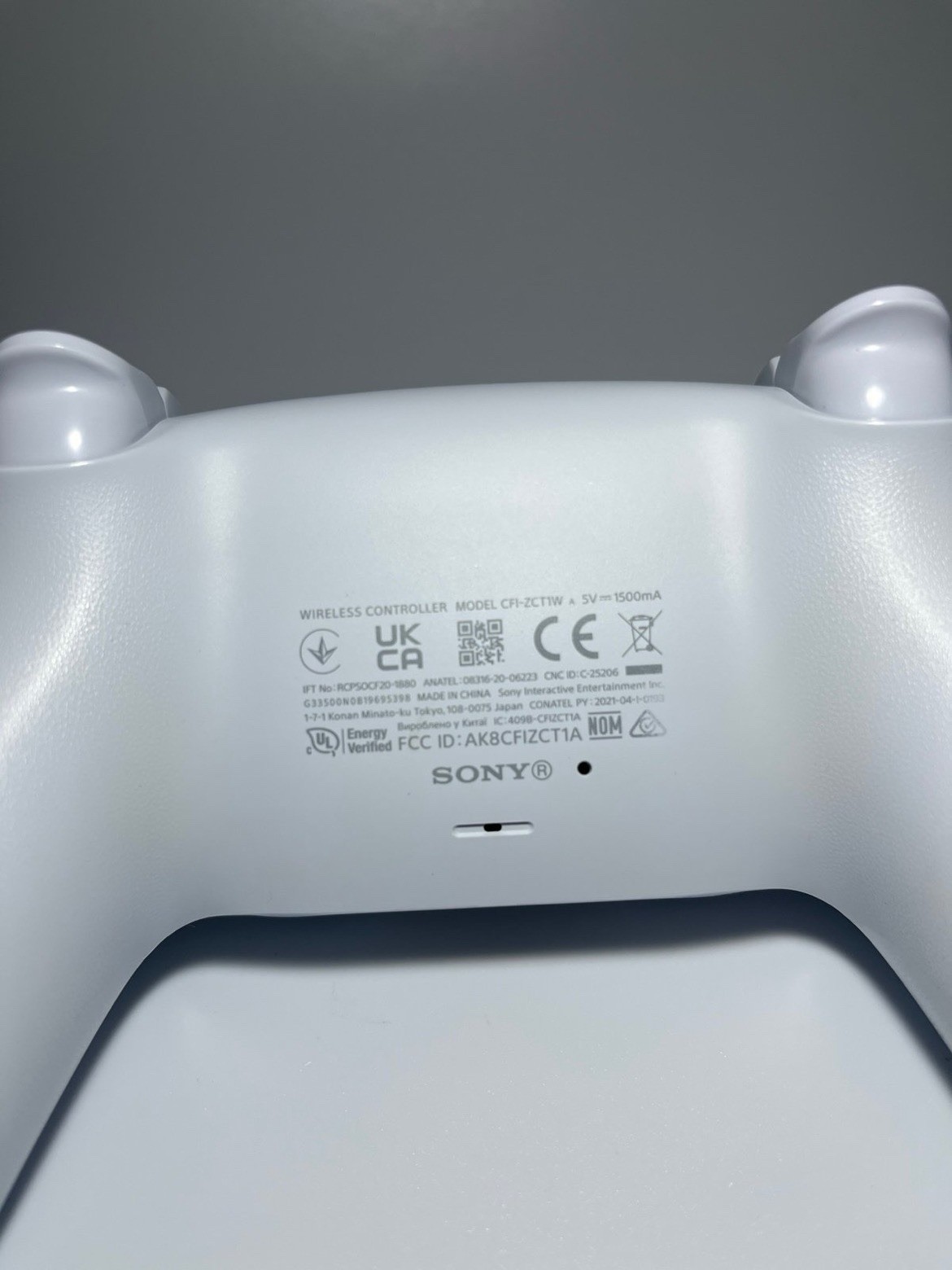 White PS5 Controller – UPGRADED TMR (Zero Drift)