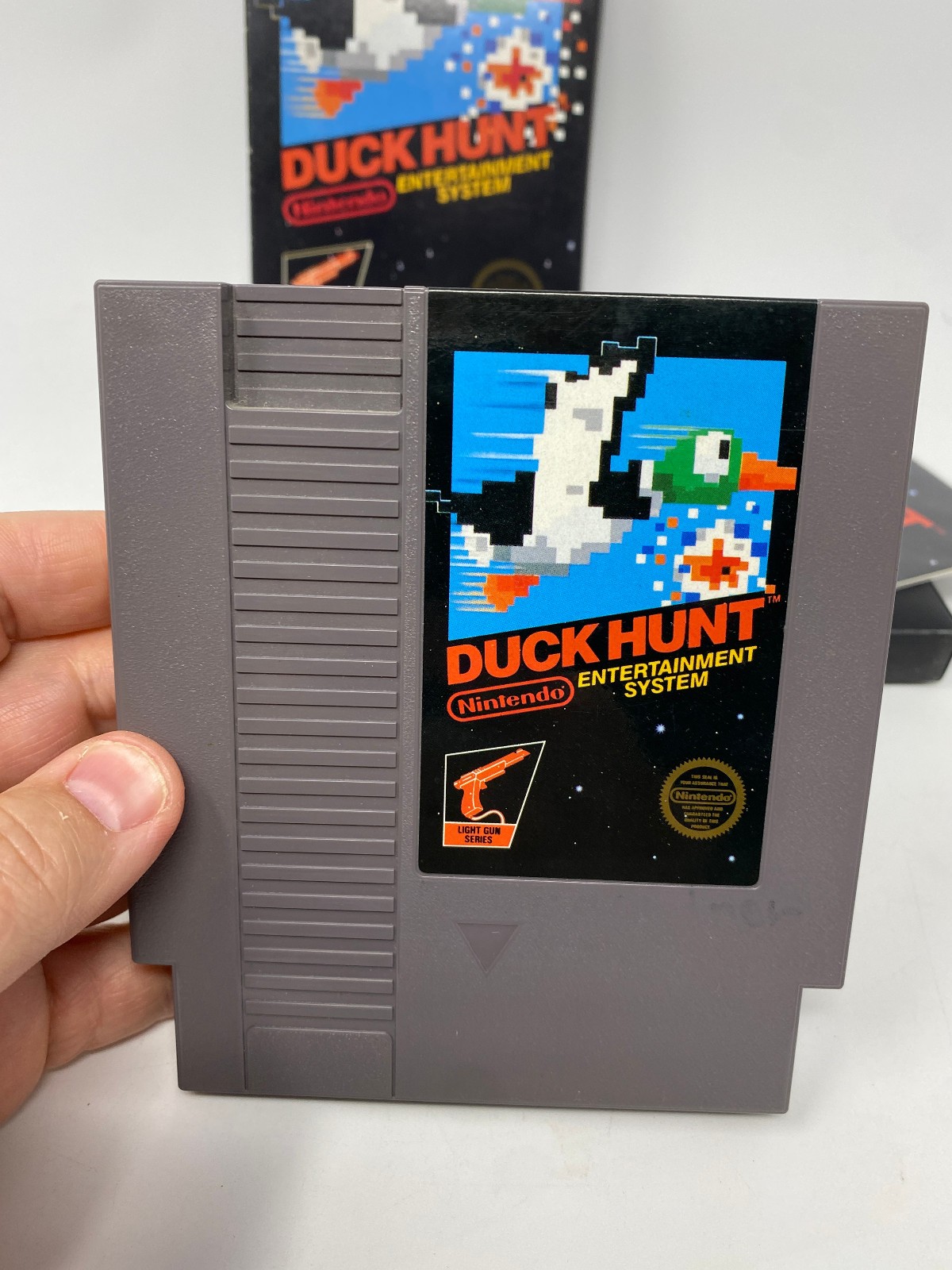 Duck Hunt Nintendo NES, 1985 5-Screw Unpunched Hangtab Complete CIB BLACK BOX