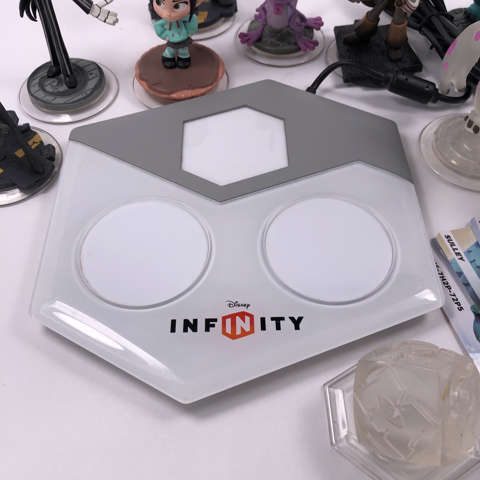 Disney Infinity Portal Base Pad For Xbox 360 INF# 8032385 W/ 9 figures-READ