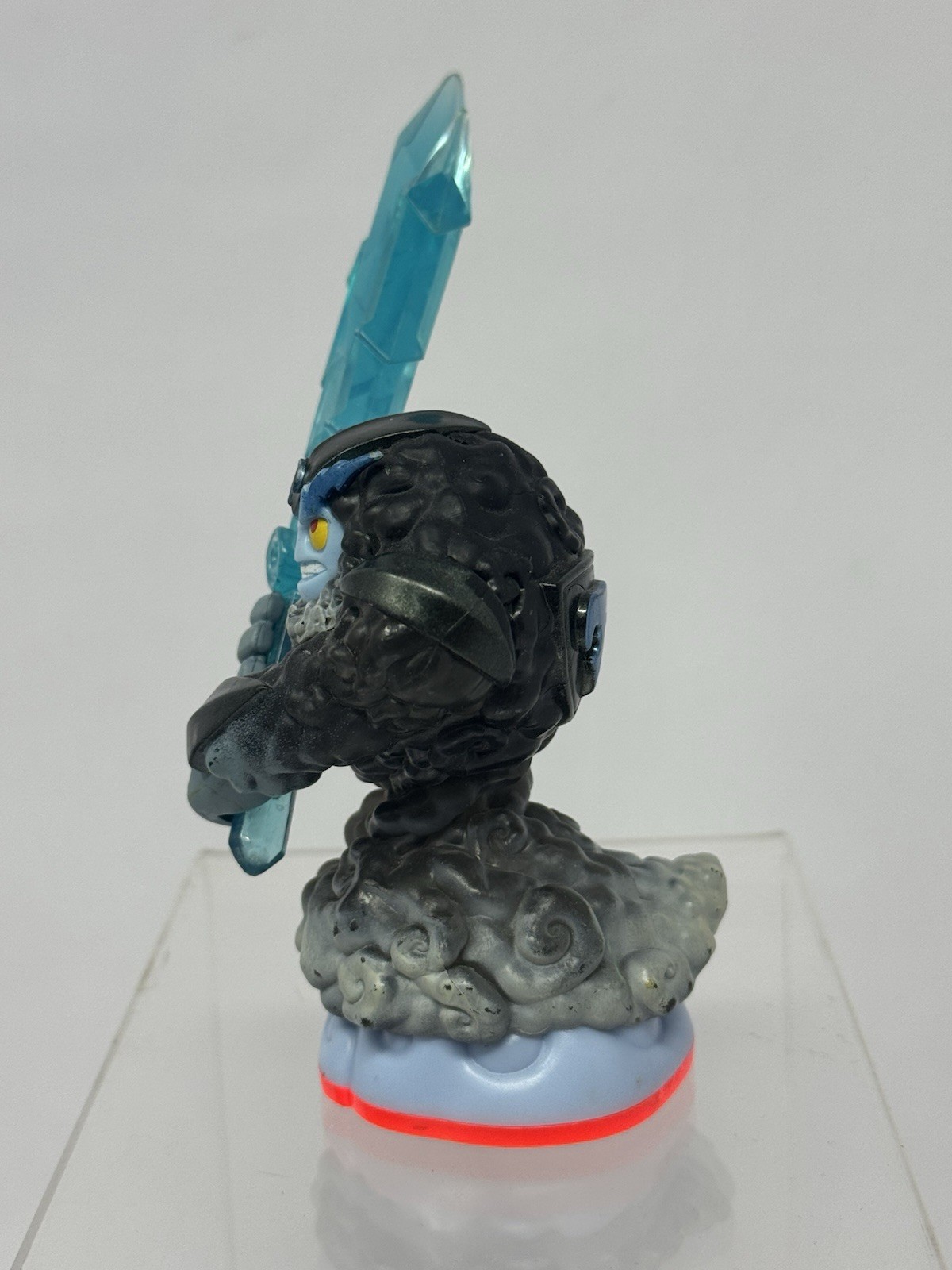 Skylanders Trap Team Thunderbolt Trap Master Figure