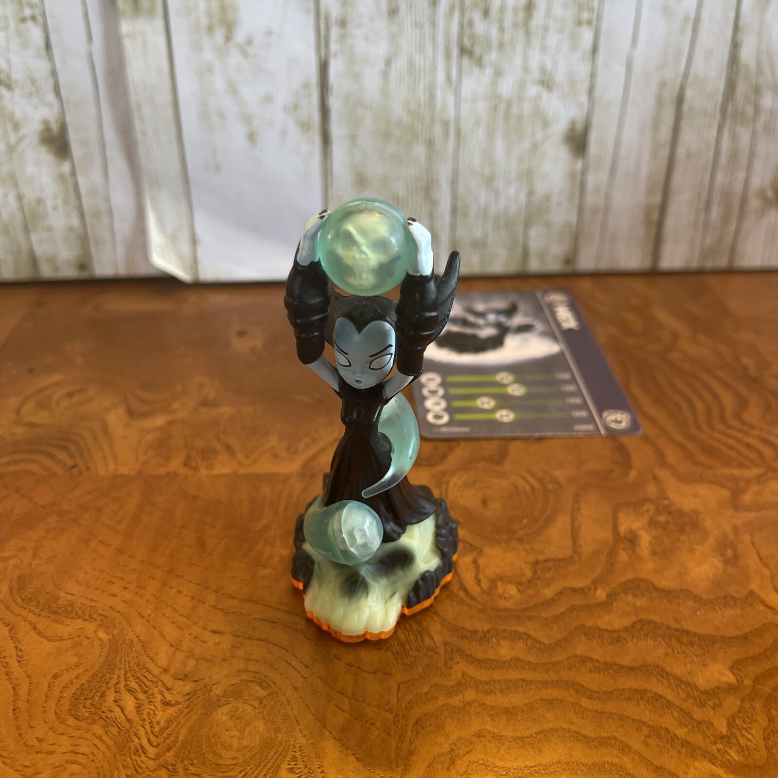 Skylanders Giants Hex Undead Series 2 Figure!l And Card