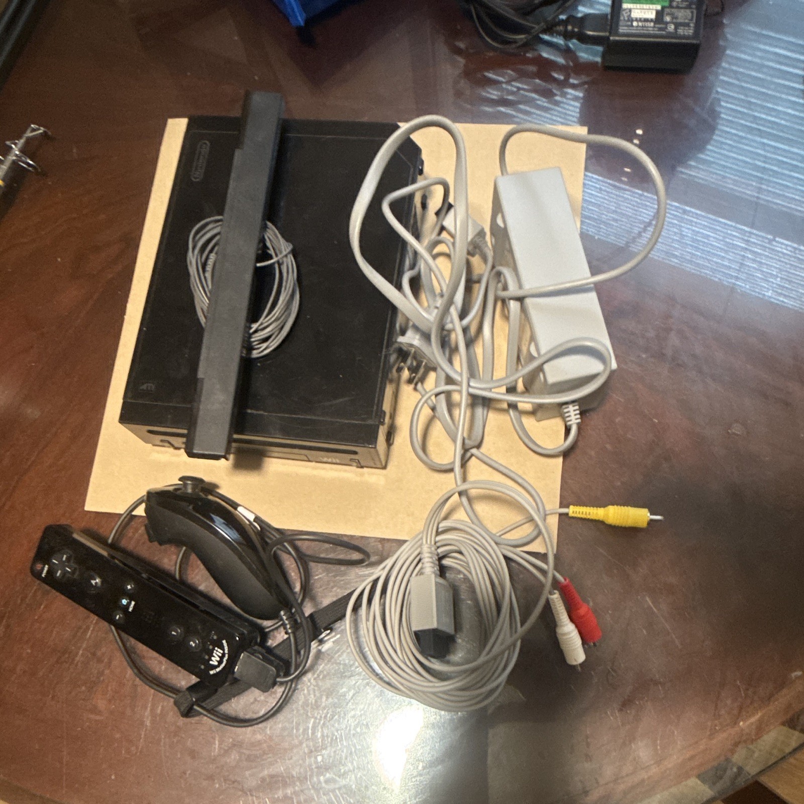 Nintendo Wii RVL-101(USA) Black Console NTSC-U/C 480p w/ Cables & Sensor Bar