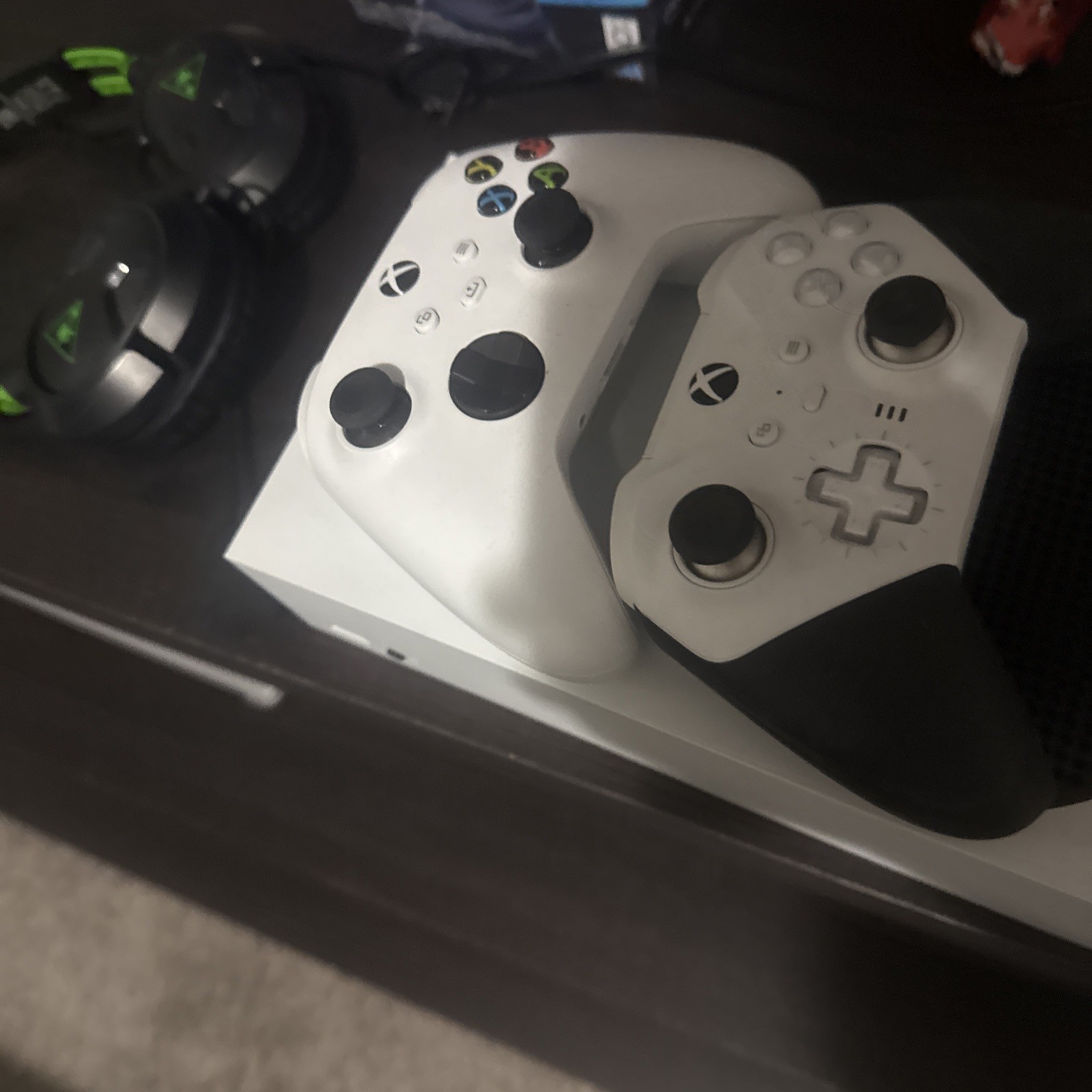 Xbox One S 1TB Console Bundle White Model 1681 w 2 Controllers 3 Games Pwr Cord