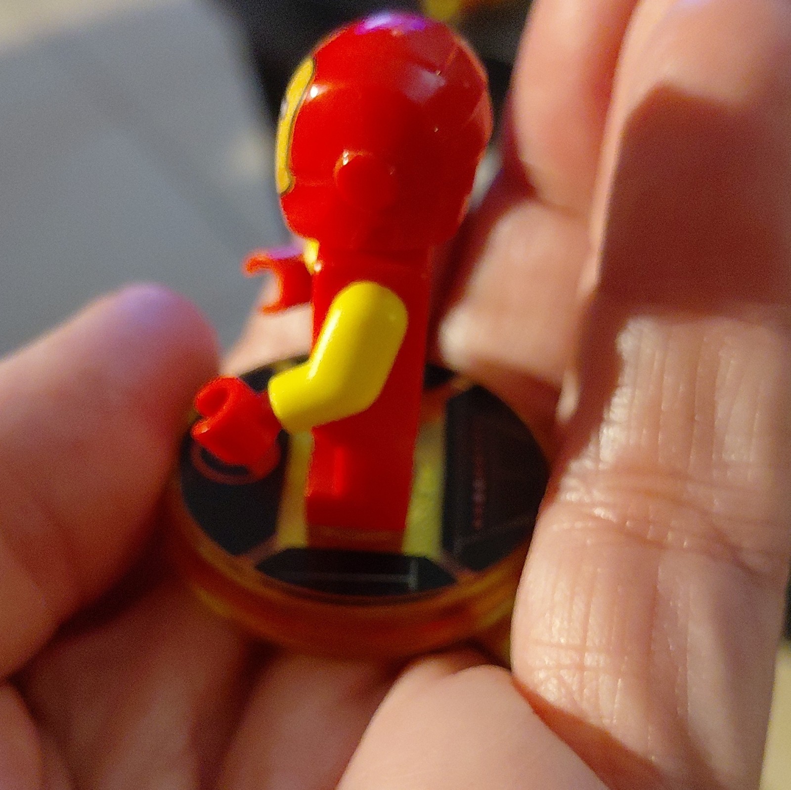 LEGO Dimensions Iron Man Character Figure Minifigure Toy Tag Round Base