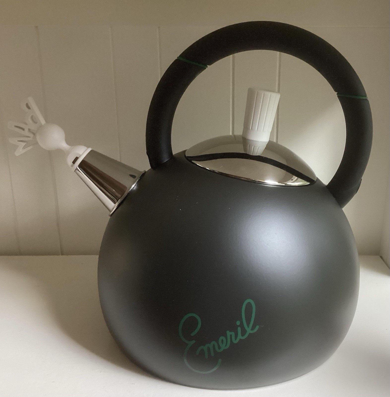 Emeril Lagasse 2.5 Quart Whistling Tea Kettle “BAM” Stainless Steel NEW Italy