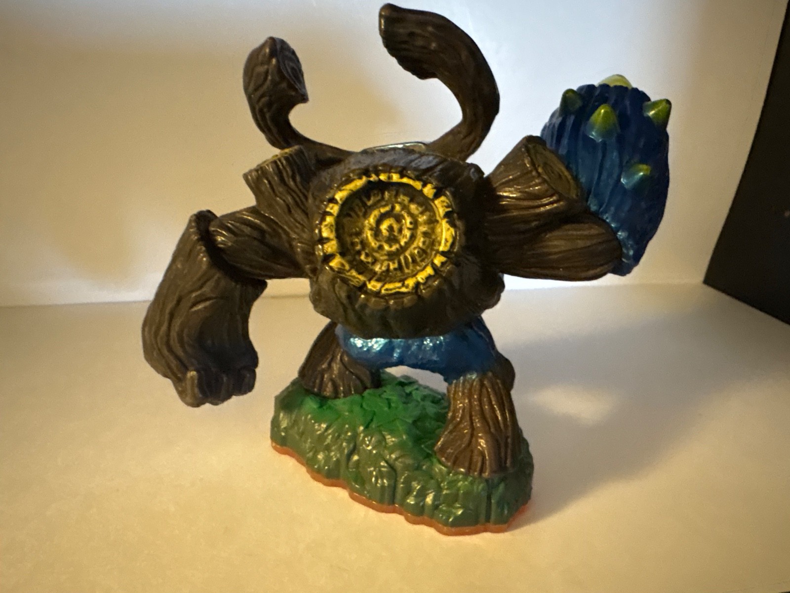 skylanders: giants: giant gnarly tree rex figure