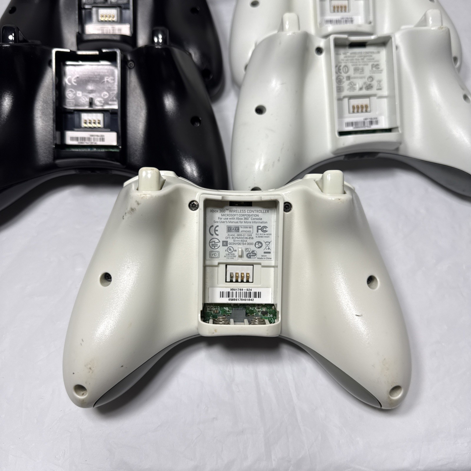 Lot of 6 OEM Microsoft Xbox 360 Controllers Five Wireless And One Wired