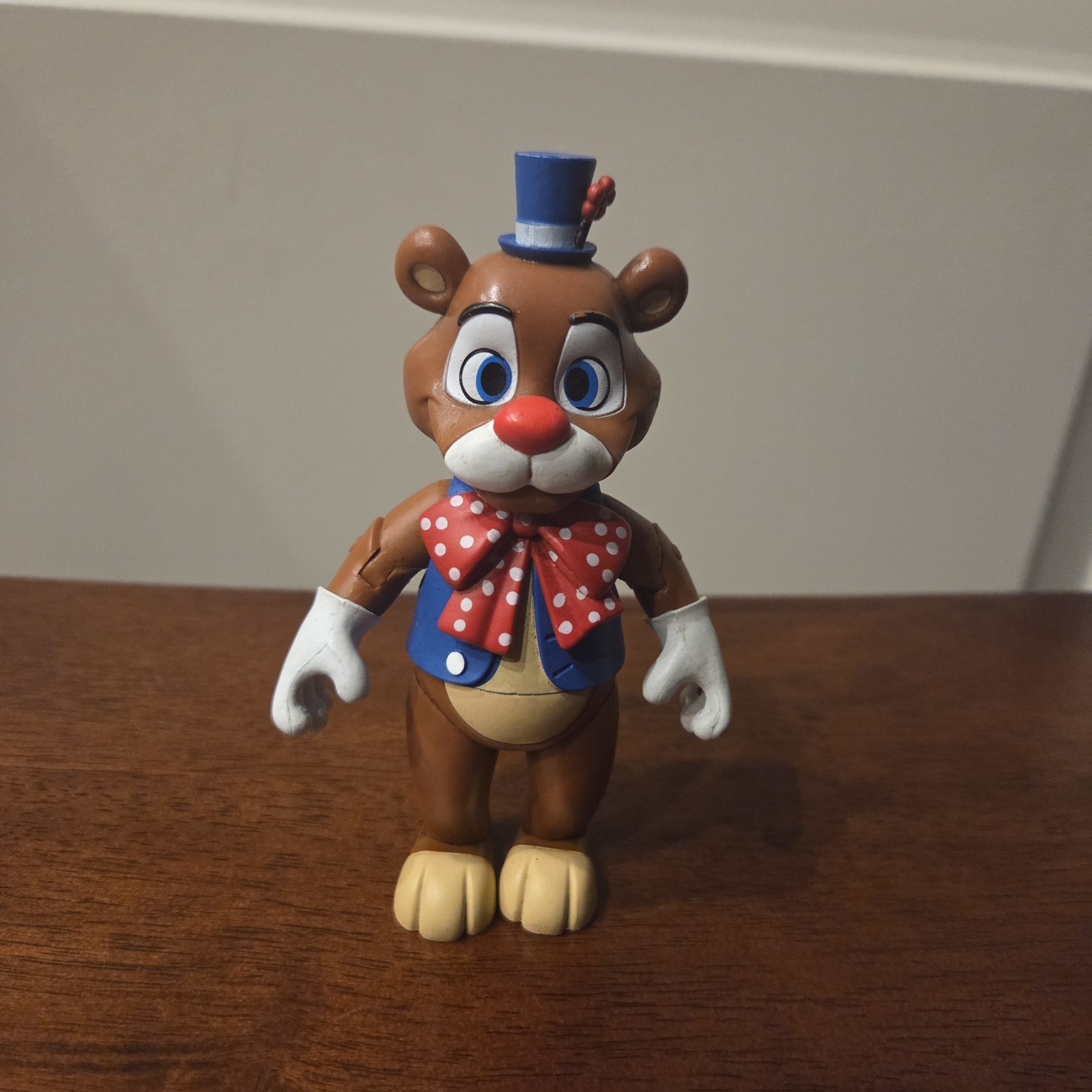 Five Nights at Freddy’s Animatronic Head/Bank w Extras, Lights up!