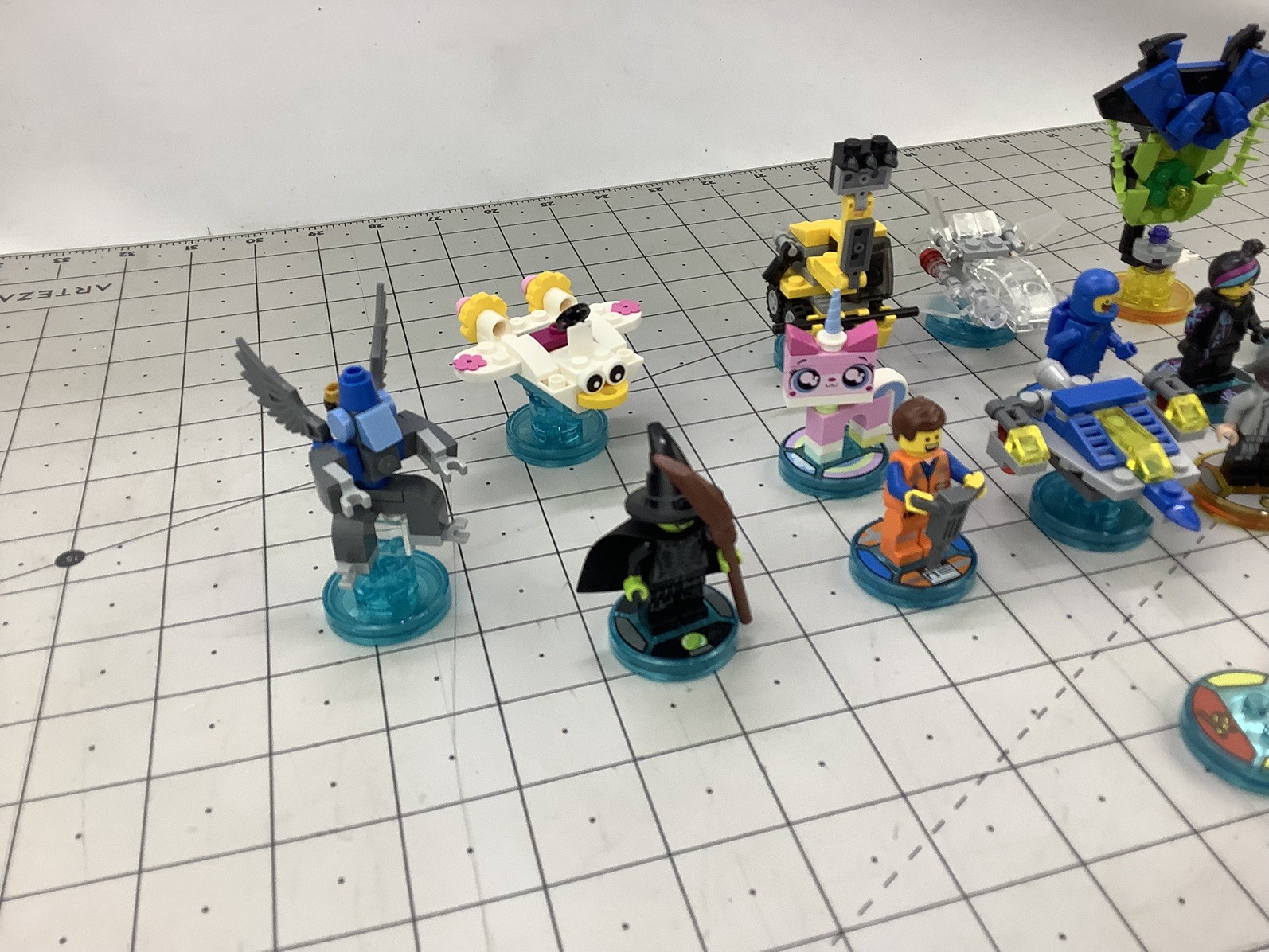LEGO Dimensions Mixed Lot Minifigures & Vehicles