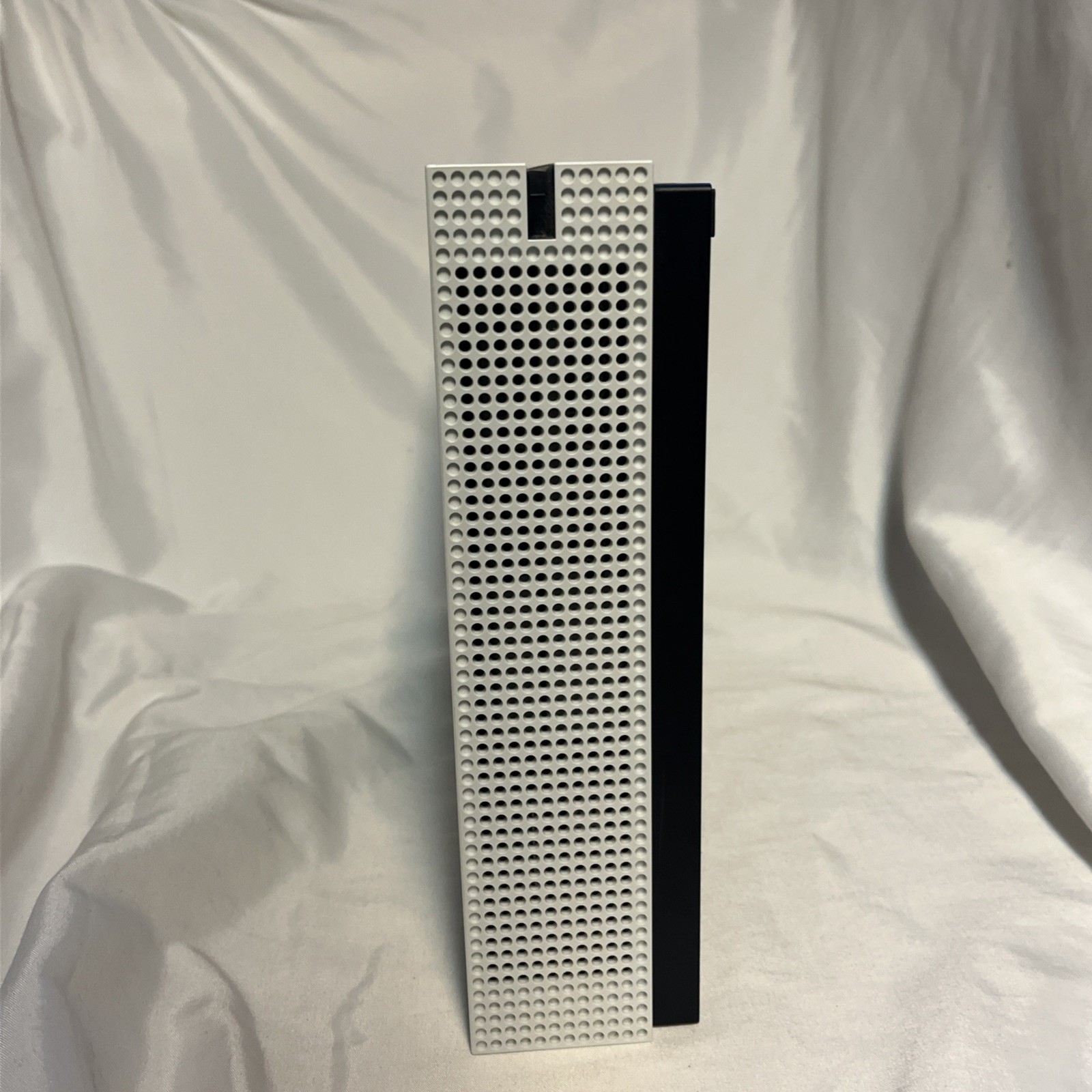 MICROSOFT XBOX ONE S – CONSOLE – 500GB – 1681 Cleaned & VG Cond w Games