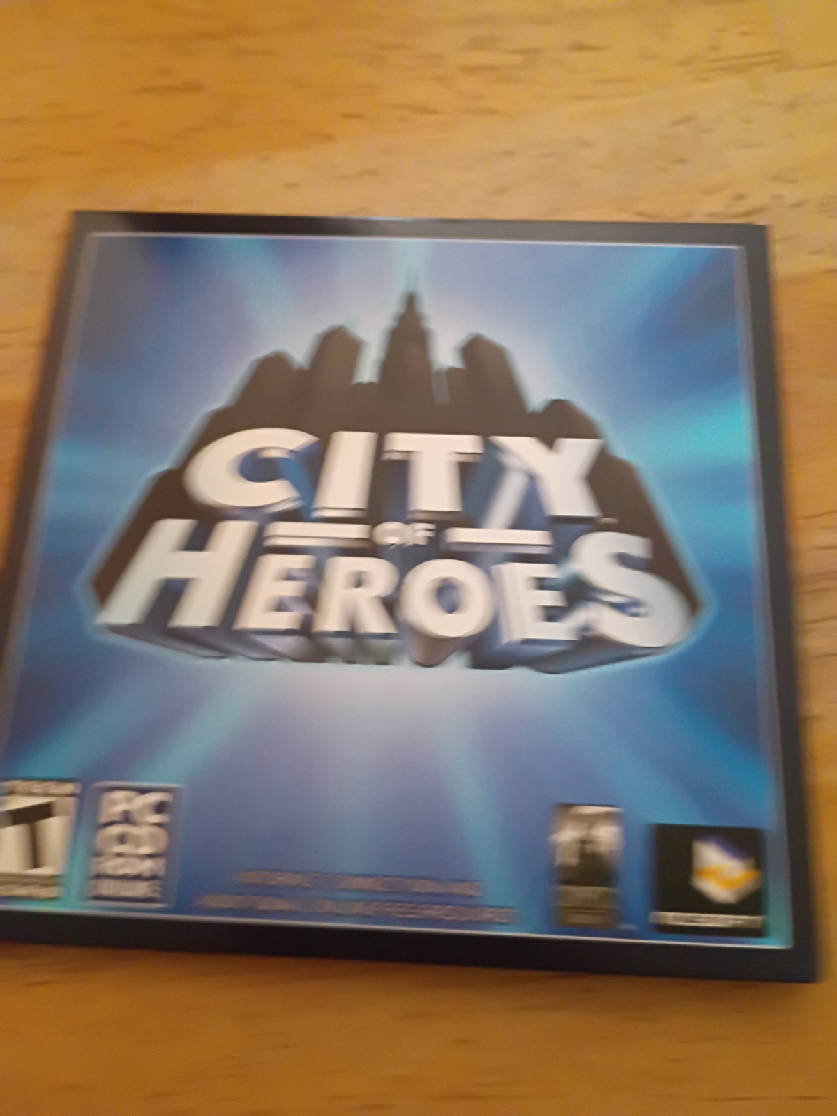 Vintage 2004 City of Heroes PC- Game Big Box Edition (Ncsoft Cryptic )