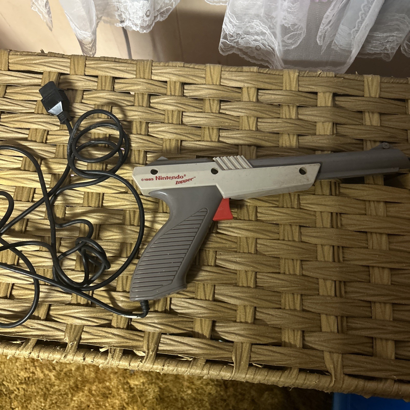 Official Nintendo NES Gray Zapper Light Gun 1985 Untested