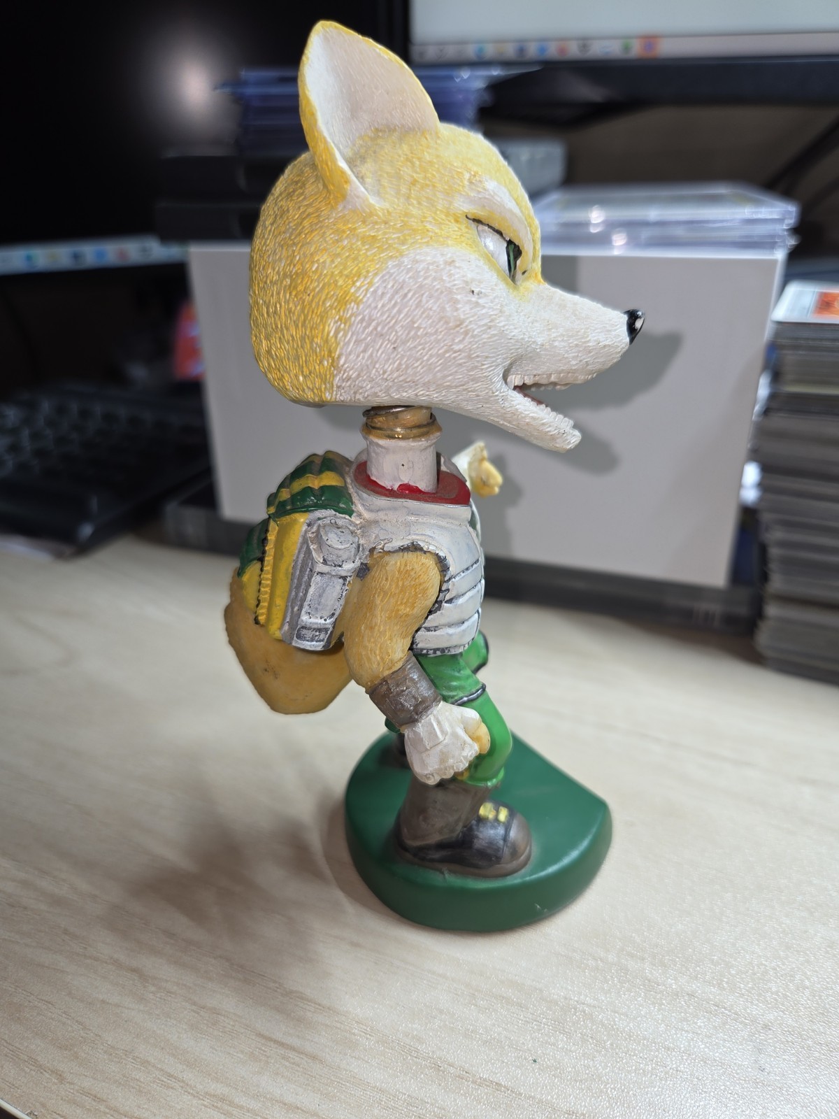 2002 Nintendo STARFOX Adventures Bobblehead Limited Edition – Broken fingers!