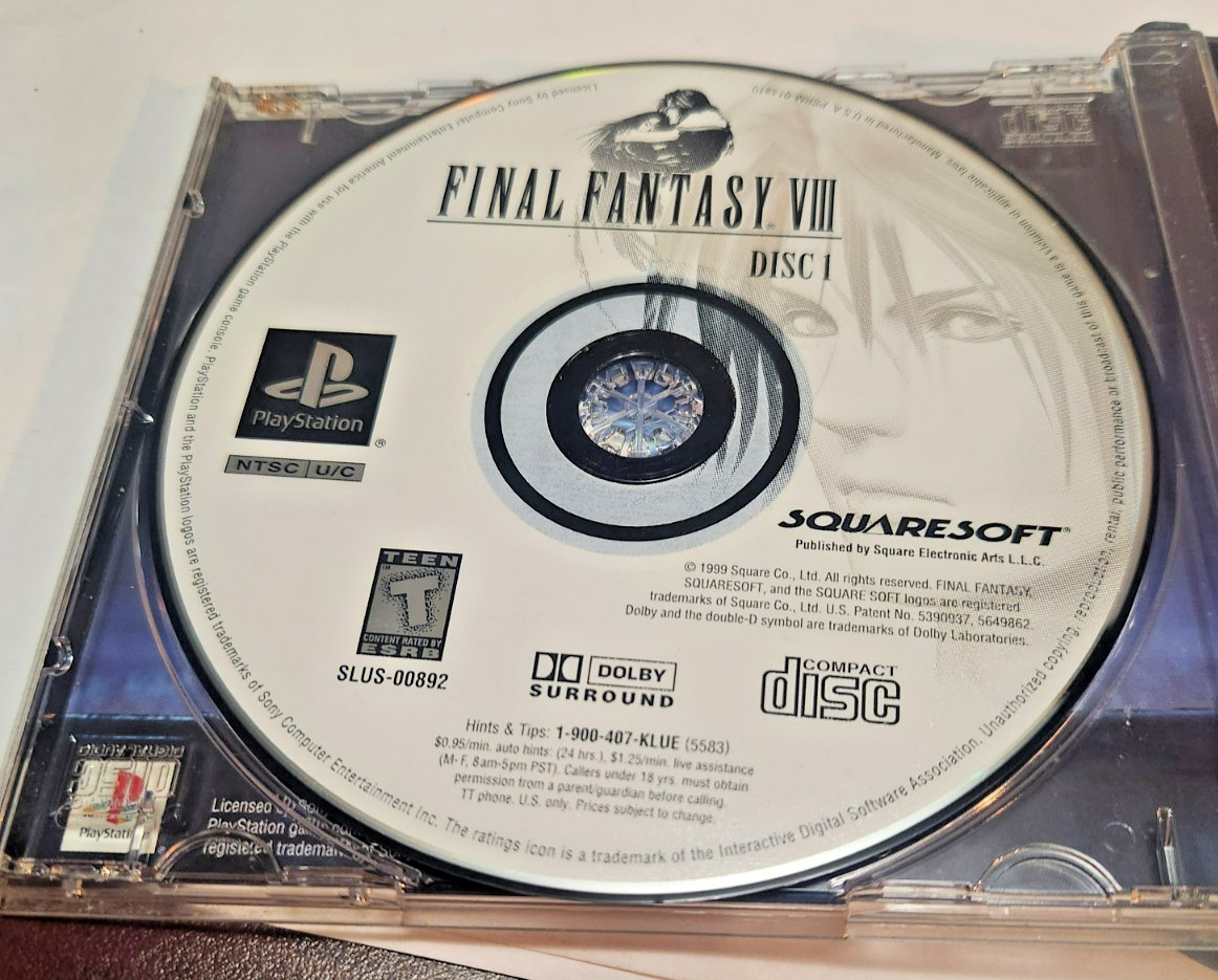 Final Fantasy VIII Playstation 1 Game Case 2 Manuals and 4 Discs