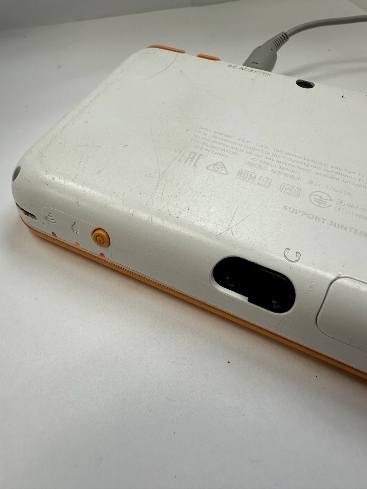 New Nintendo 2DS XL Handheld Game Console JAN-001 White/Orange