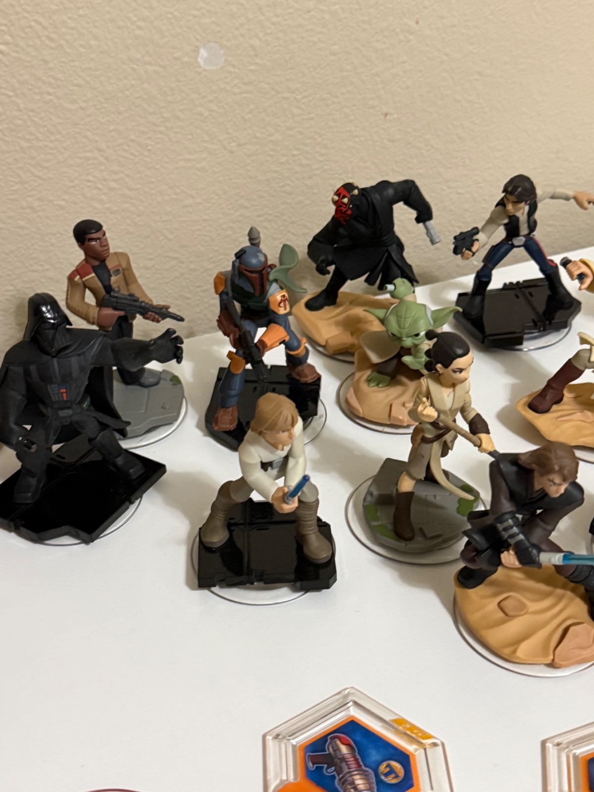 37 Disney Infinity Figures Power Disc Xbox One Portal Base Avengers Star Wars