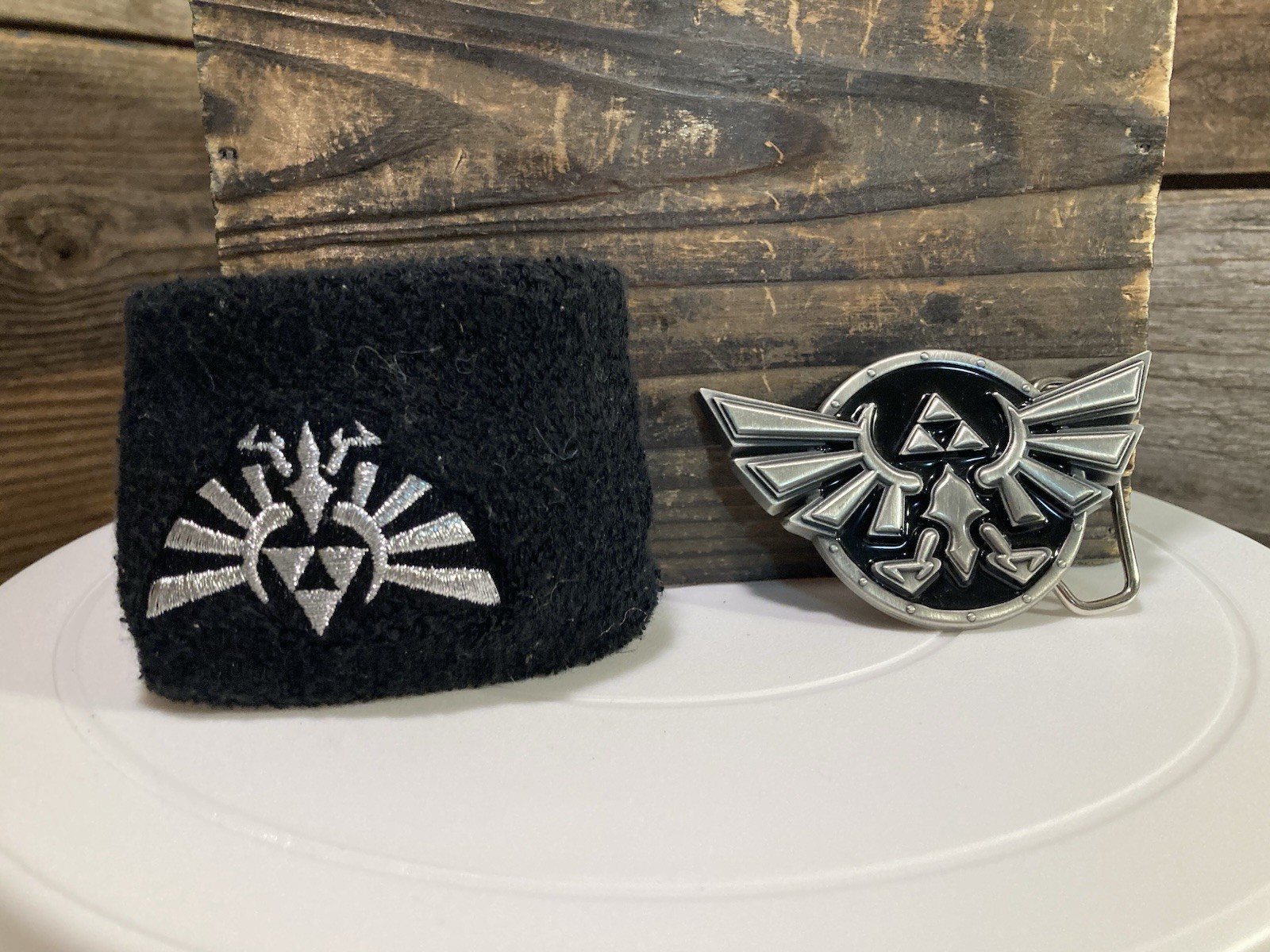 Legend of Zelda Belt Buckle Black Nintendo 2010 Official + Sweatband