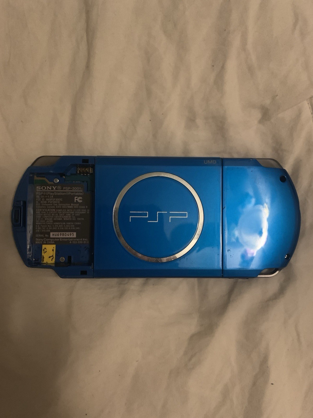 Sony PSP Handheld System Lot of 3 (White/Silver/Blue) and 2 PSP for parts/repair