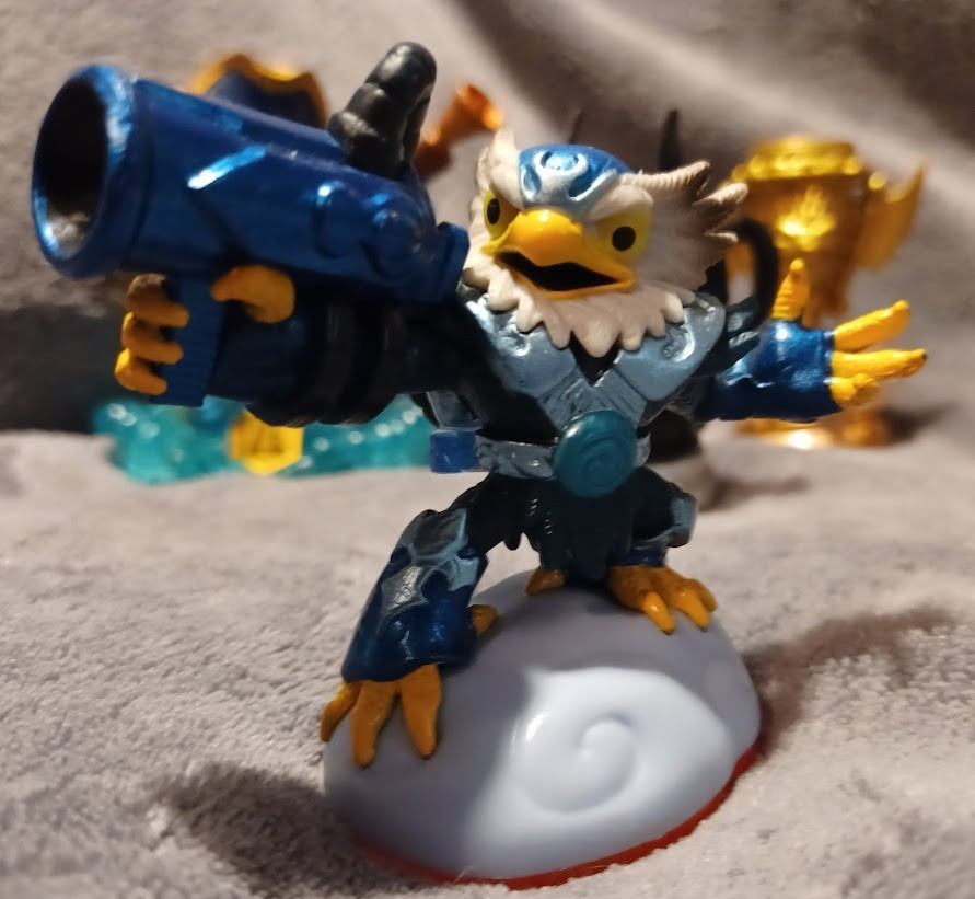 Mixed Lot of Skylanders: Giants,Trophies, Super Chargers etc. (14 in total)