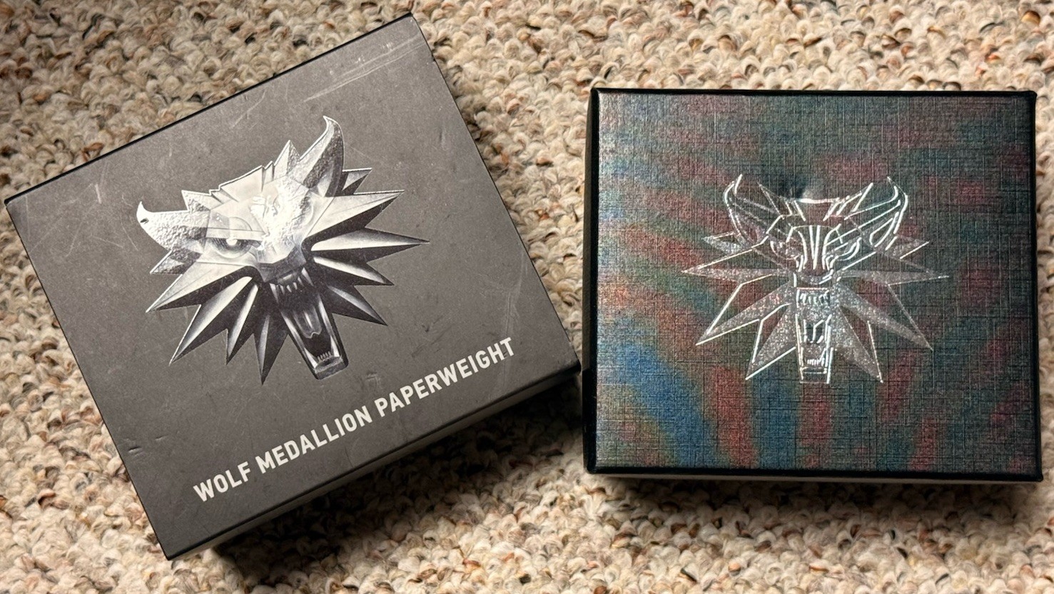 The Witcher 3 Wild Hunt Wolf Medallion Metal Paperweight Dark Horse Deluxe w Box