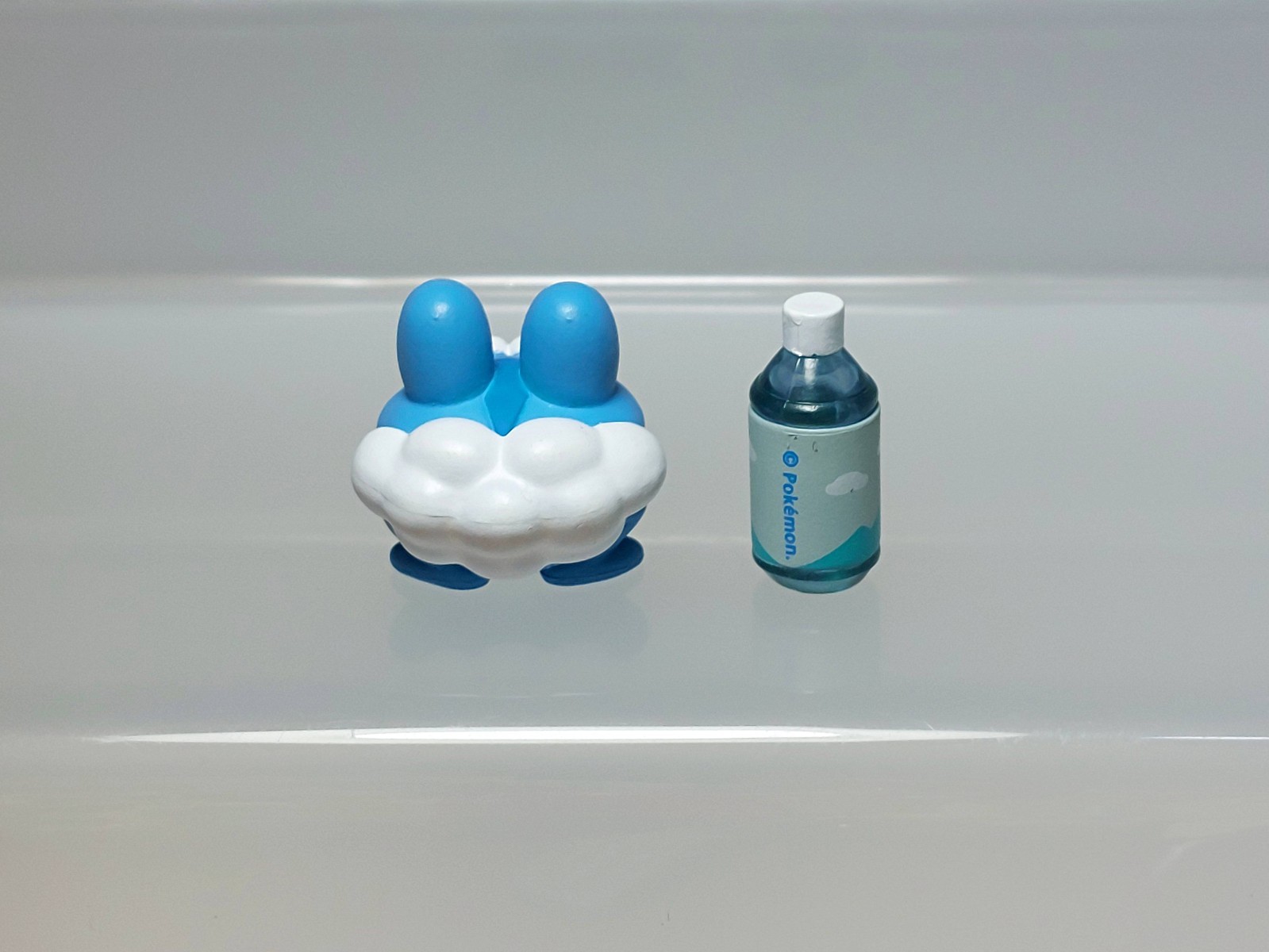 Pokemon Center Japan 2019 Figure Collection Oishii Mizu Froakie B01 0.8in