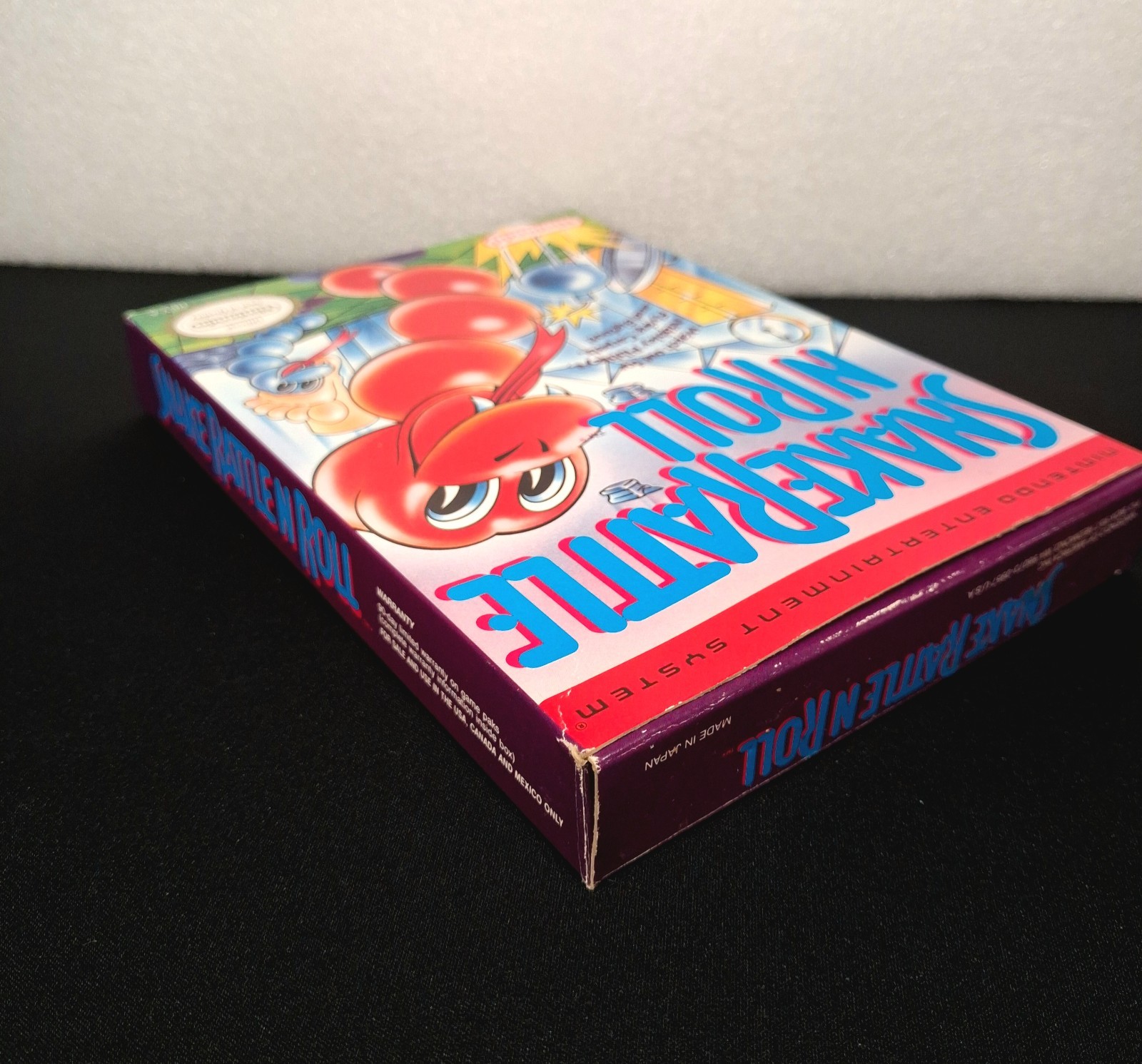 Snake Rattle n Roll (Nintendo NES, 1990) Box Only Very Good Condition
