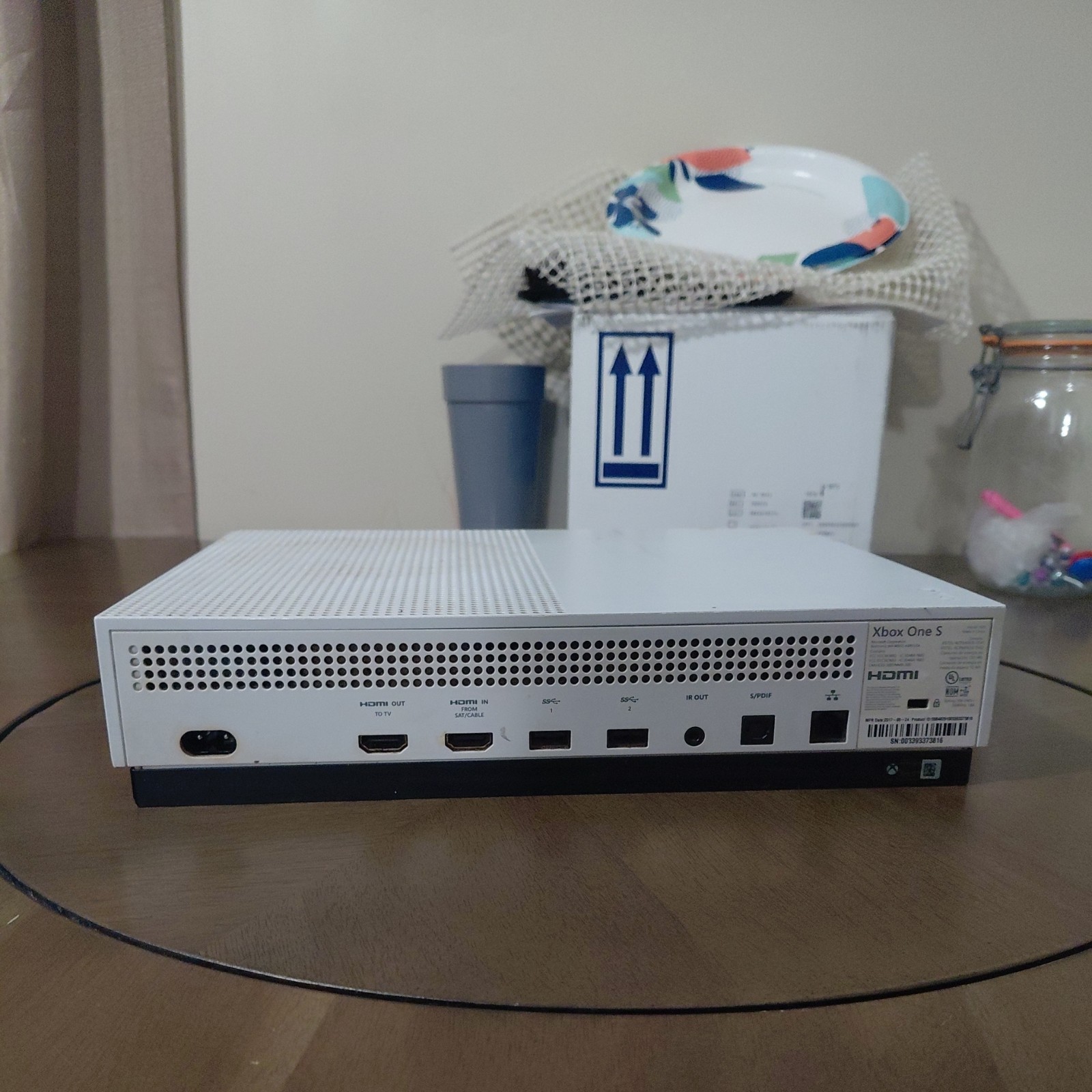 Microsoft Xbox One S White Console 4K UHD Wi-Fi HDMI USB-A Ethernet