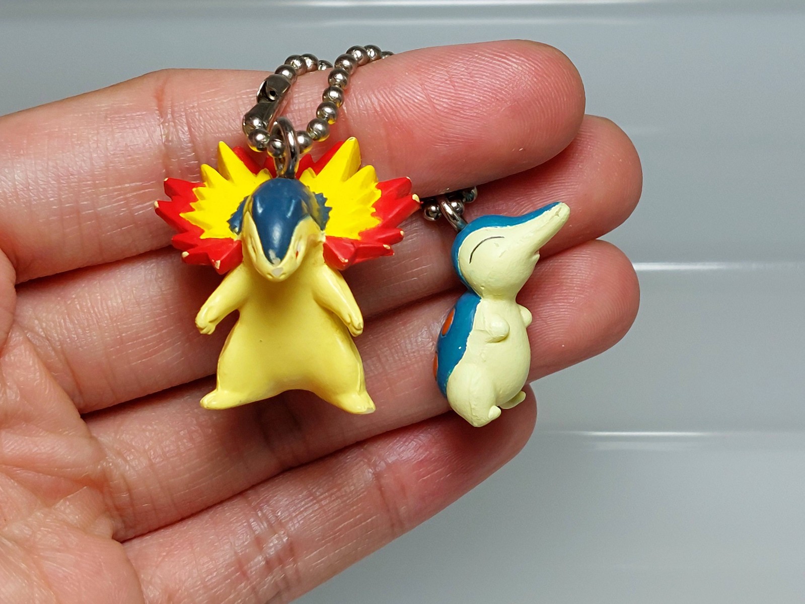 Typhlosion Cyndaquil Pokemon Swing Keychain Figure Bandai 2000 G03 0.8-1.1in