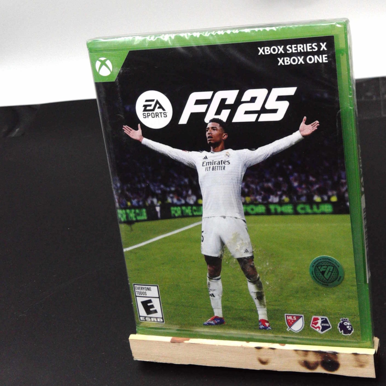 EA Sports FC 25 – Xbox Series X/Xbox One Standard Edition (Video Game) [New]