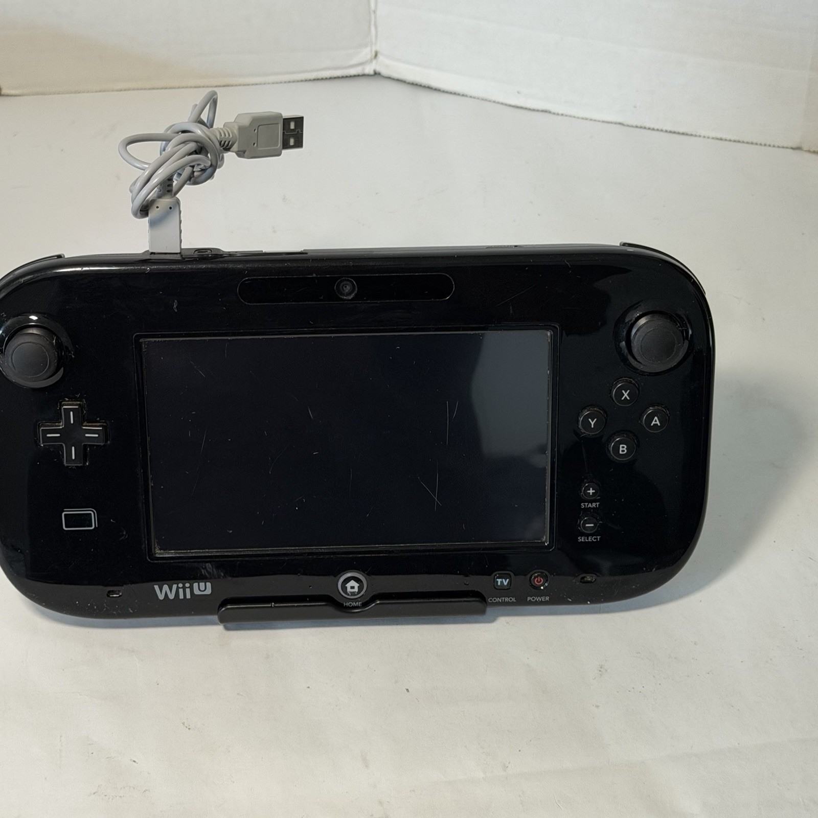 Nintendo Wii U 32GB Black Deluxe Console & Gamepad W/ Mario Kart 8 And Zombie U
