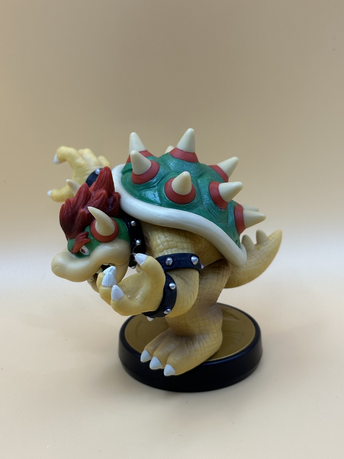 Nintendo Super Smash Bros. Bowser amiibo Out of Box