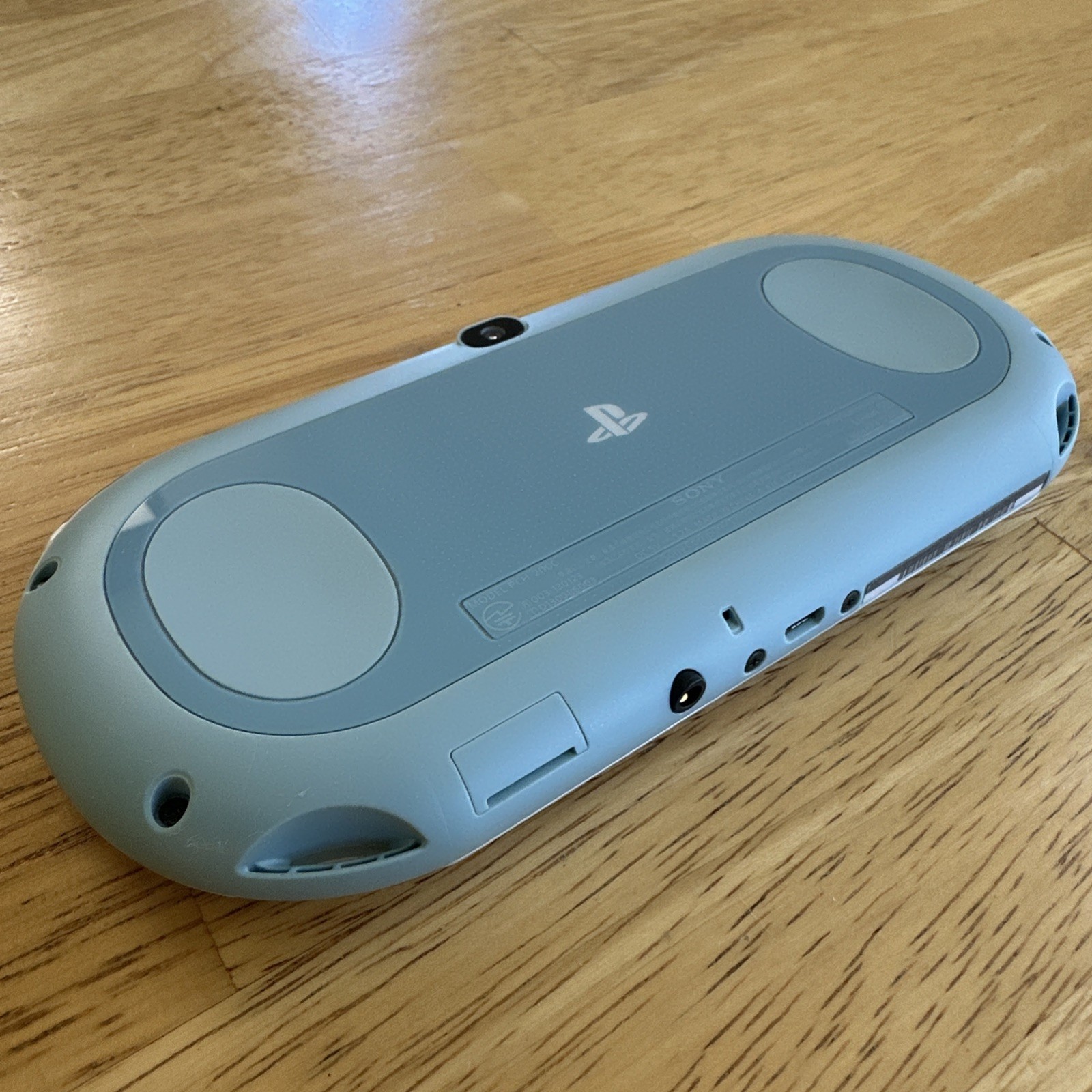 Sony PlayStation PS Vita PCH-2000 Light Blue / White Slim Console Fast Shipping
