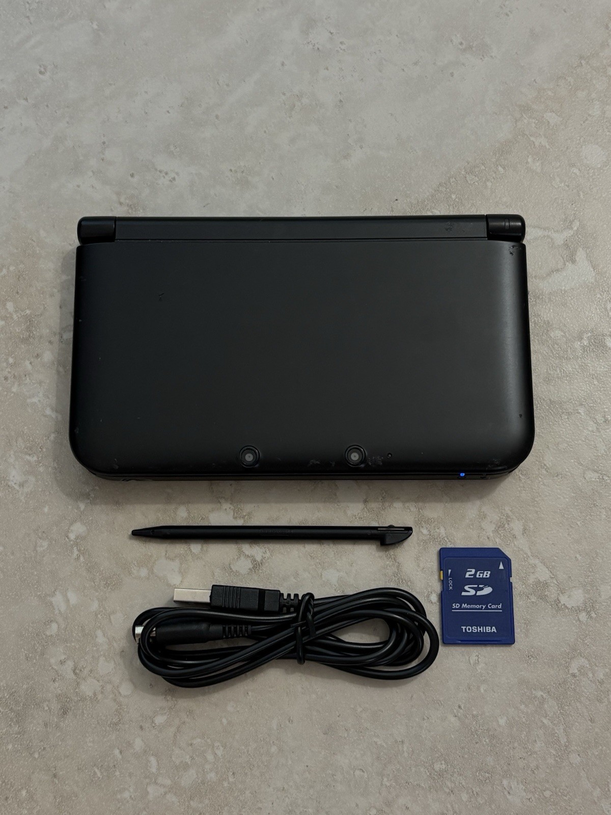 Nintendo 3DS XL LL Black Handheld With Charger And Stylus Very Good