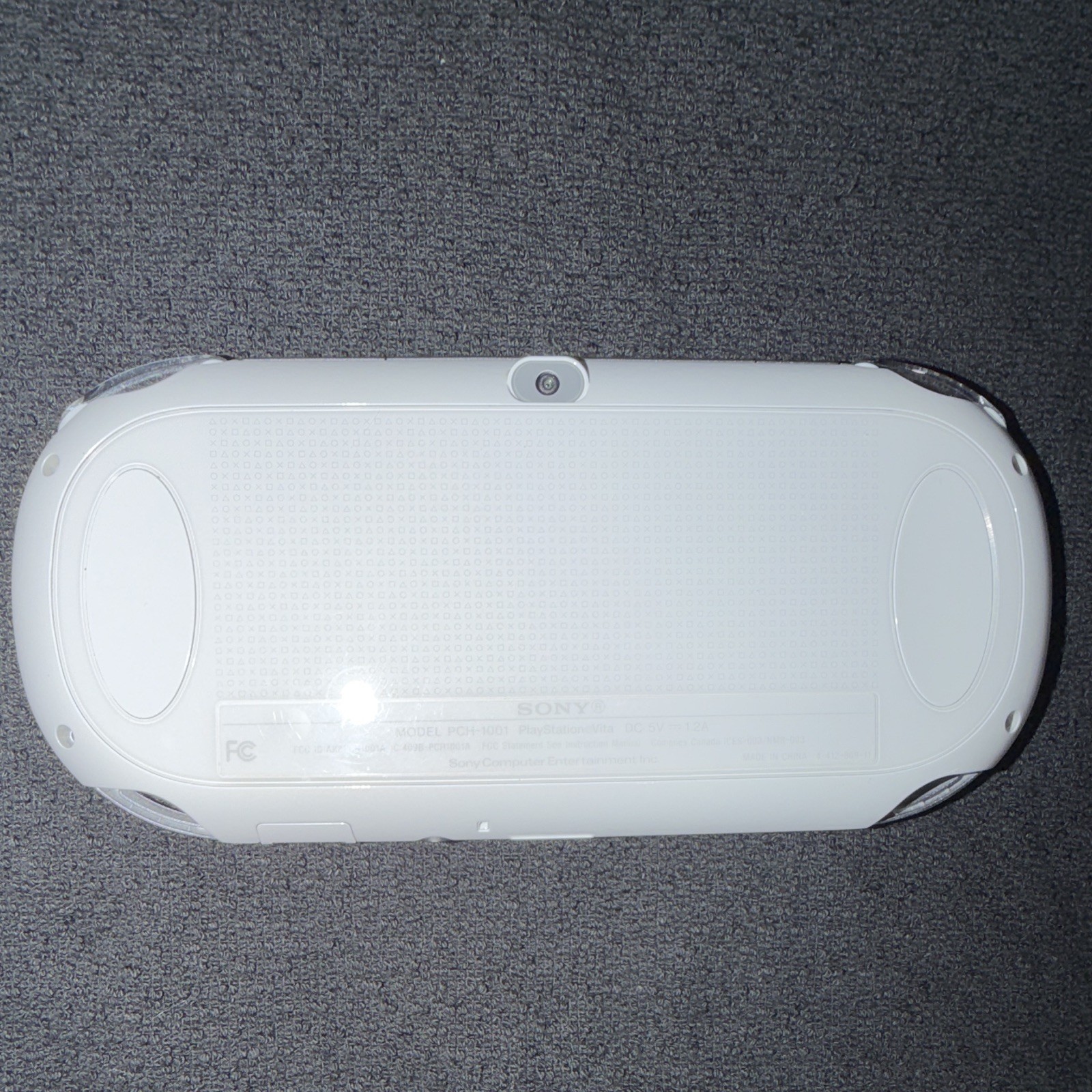 Sony PS Vita Handheld System White Wi-Fi Headphone Jack PCH-1001