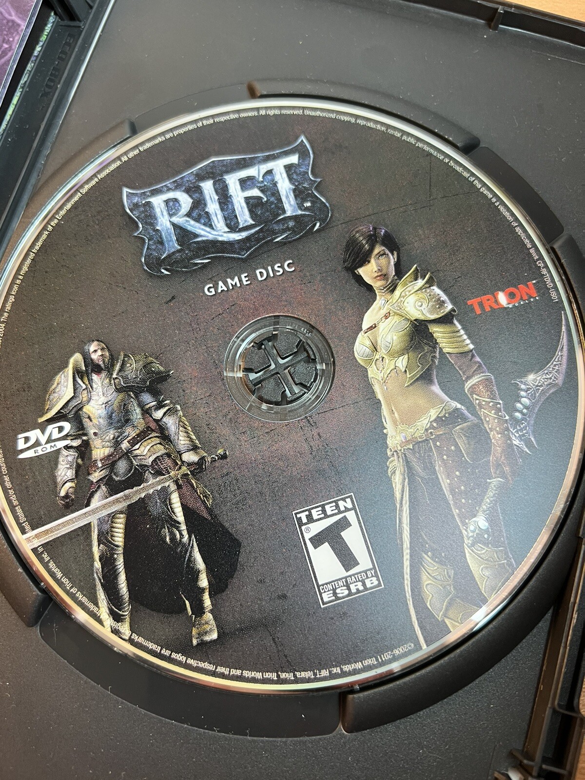 NEW Rift (PC, 2011) w/ Slipcover Fantasy MMORPG Windows Video Game, Manual