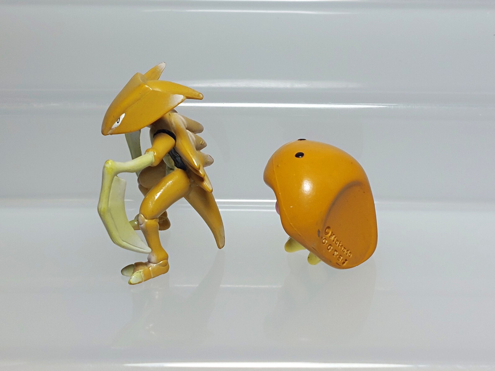 Kabutops Kabuto Pokemon Monster Collection Figure Tomy Japan B07 0.9-1.6in