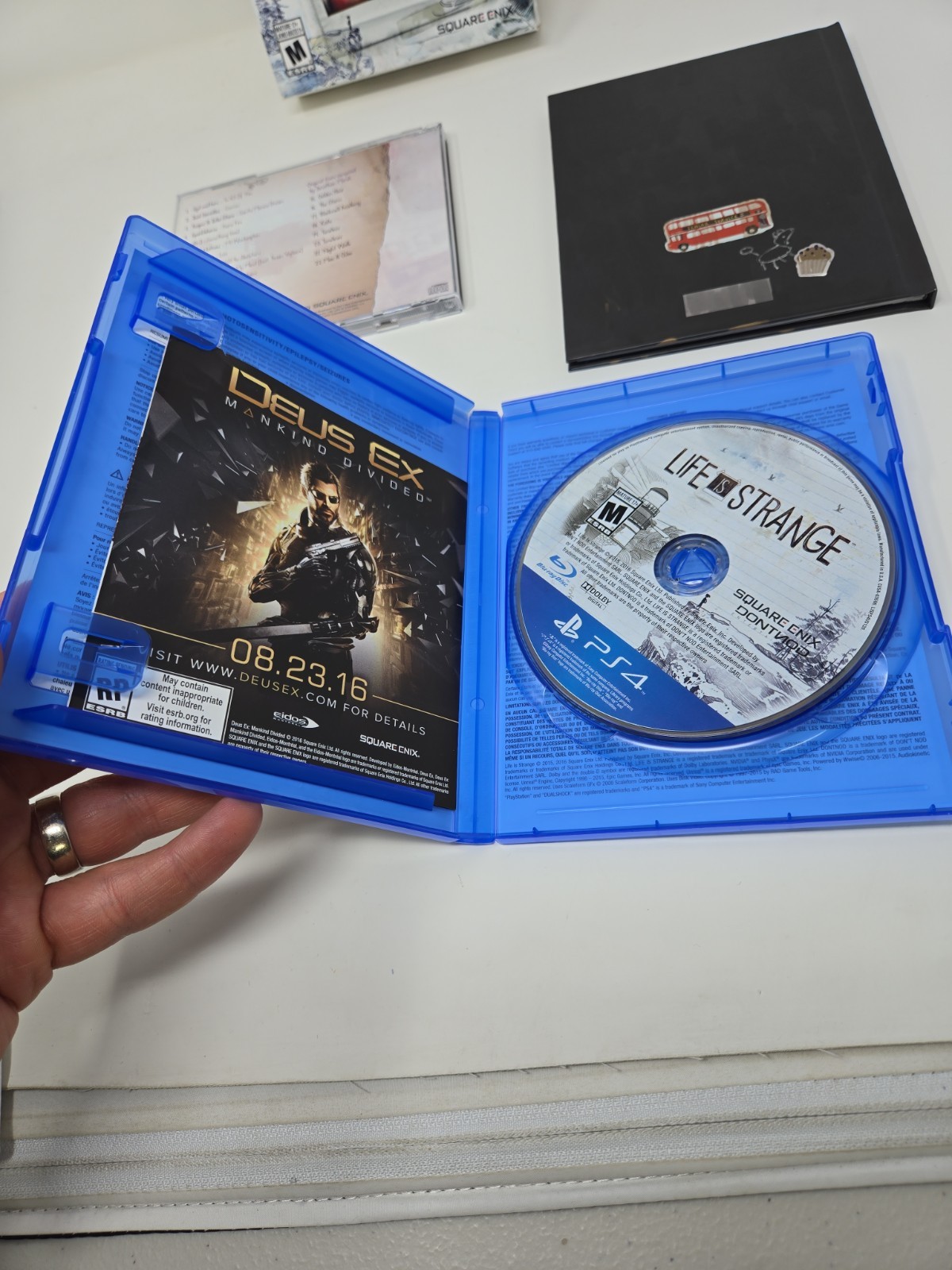 LIFE IS STRANGE: Limited Edition (PS4) with Artbook