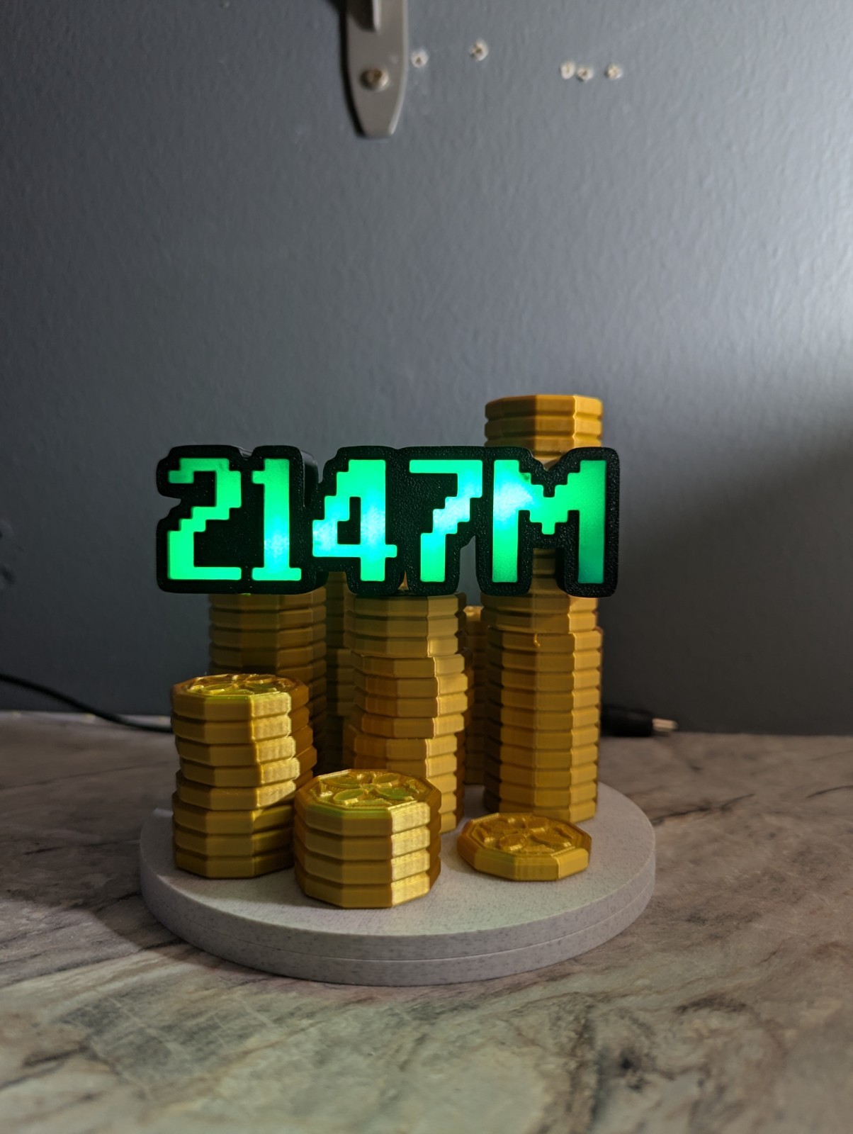 OSRS Generic Max Gold Stack LED Desklamp Type C