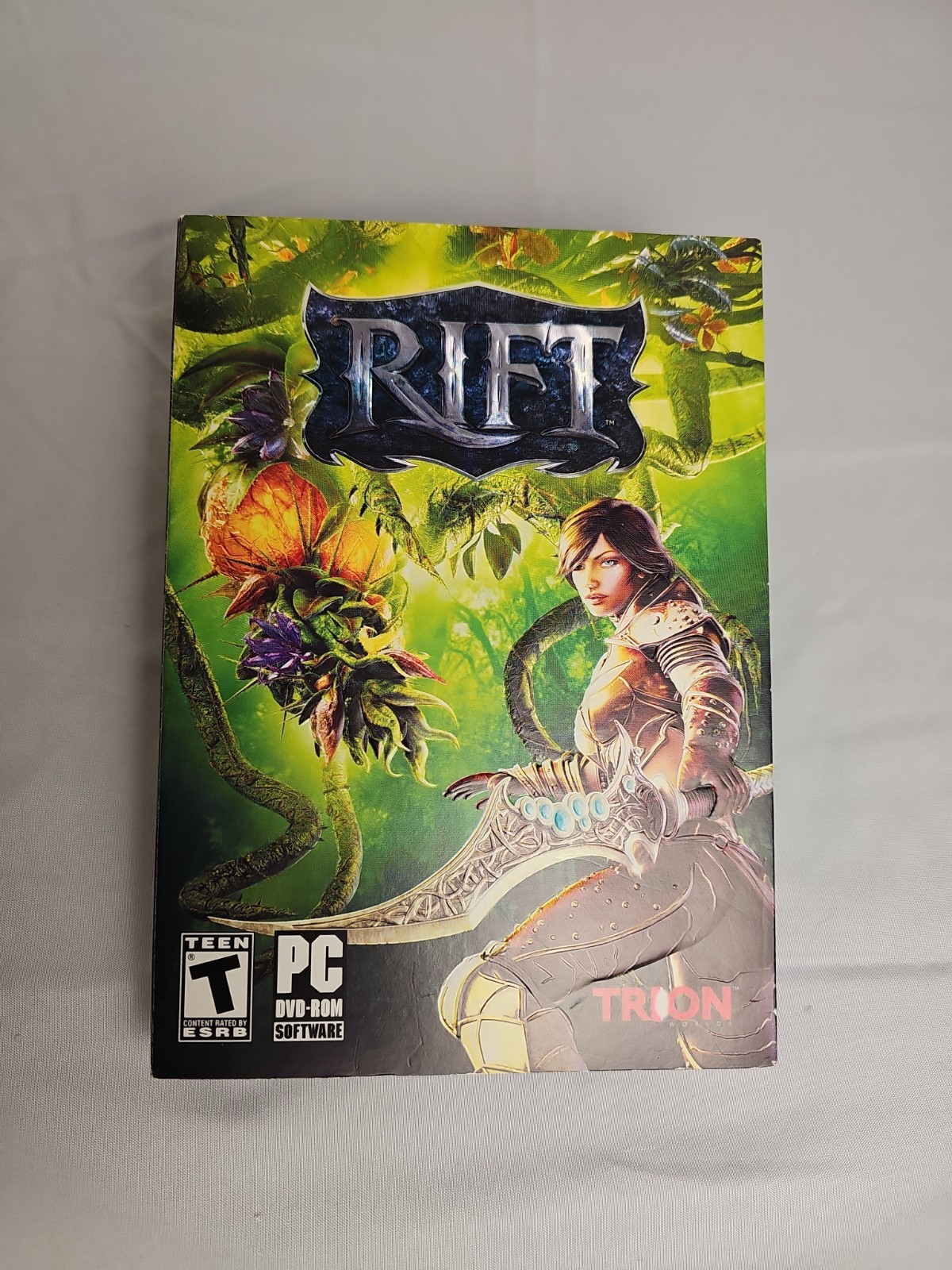 RIFT PC DVD-ROM Game Trion Worlds 2011 Windows Complete Box Used MMORPG