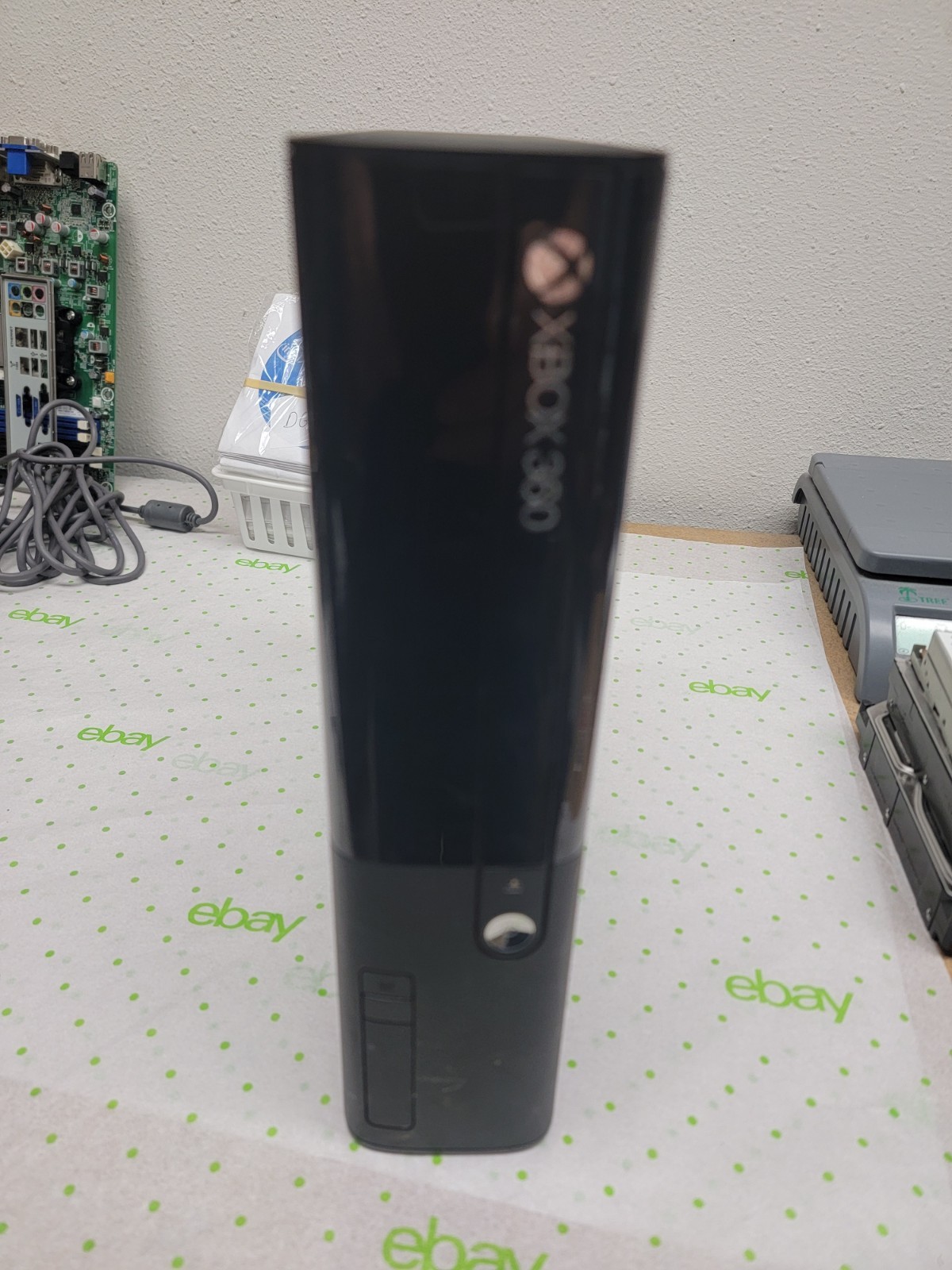 Xbox 360 E Console Model 1538 Console w/AC Powers on – No testing done
