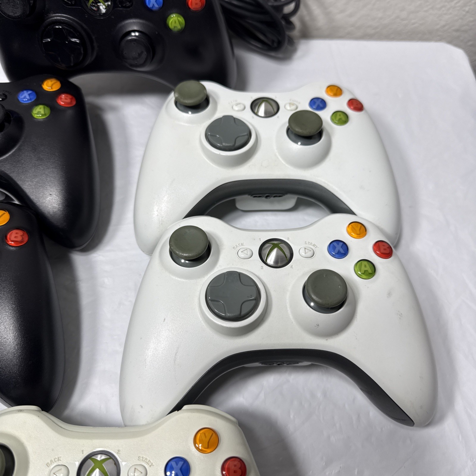 Lot of 6 OEM Microsoft Xbox 360 Controllers Five Wireless And One Wired