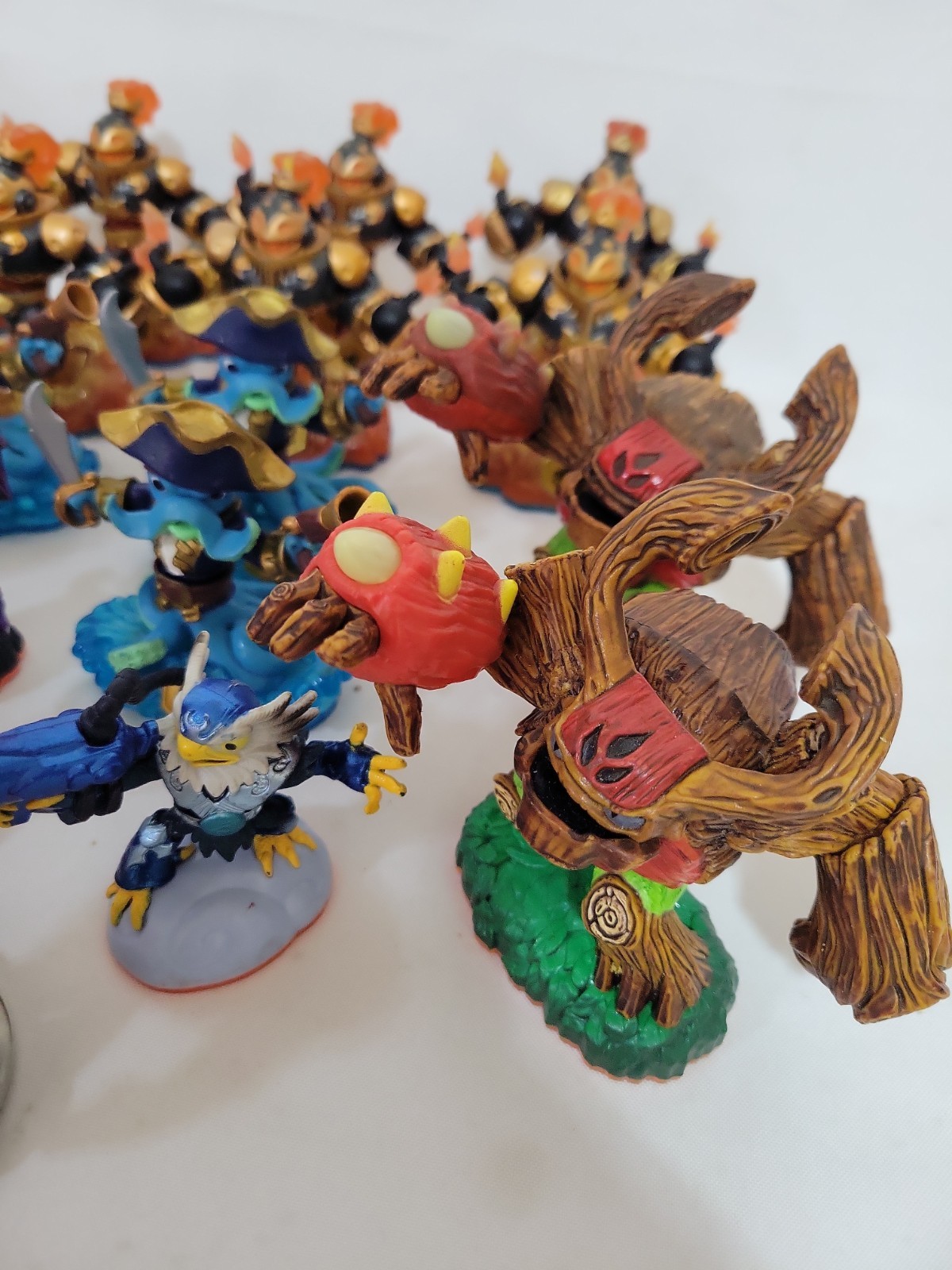 Activision Skylanders – Bulk Lot of 30 + Figures