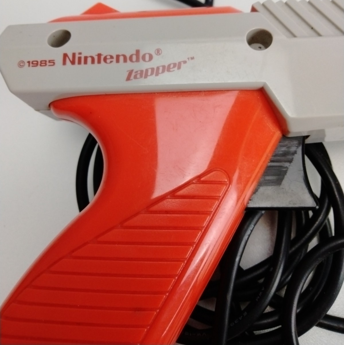 Nintendo NES Zapper Light Gun Orange Gray OEM NES-005 Controller Untested