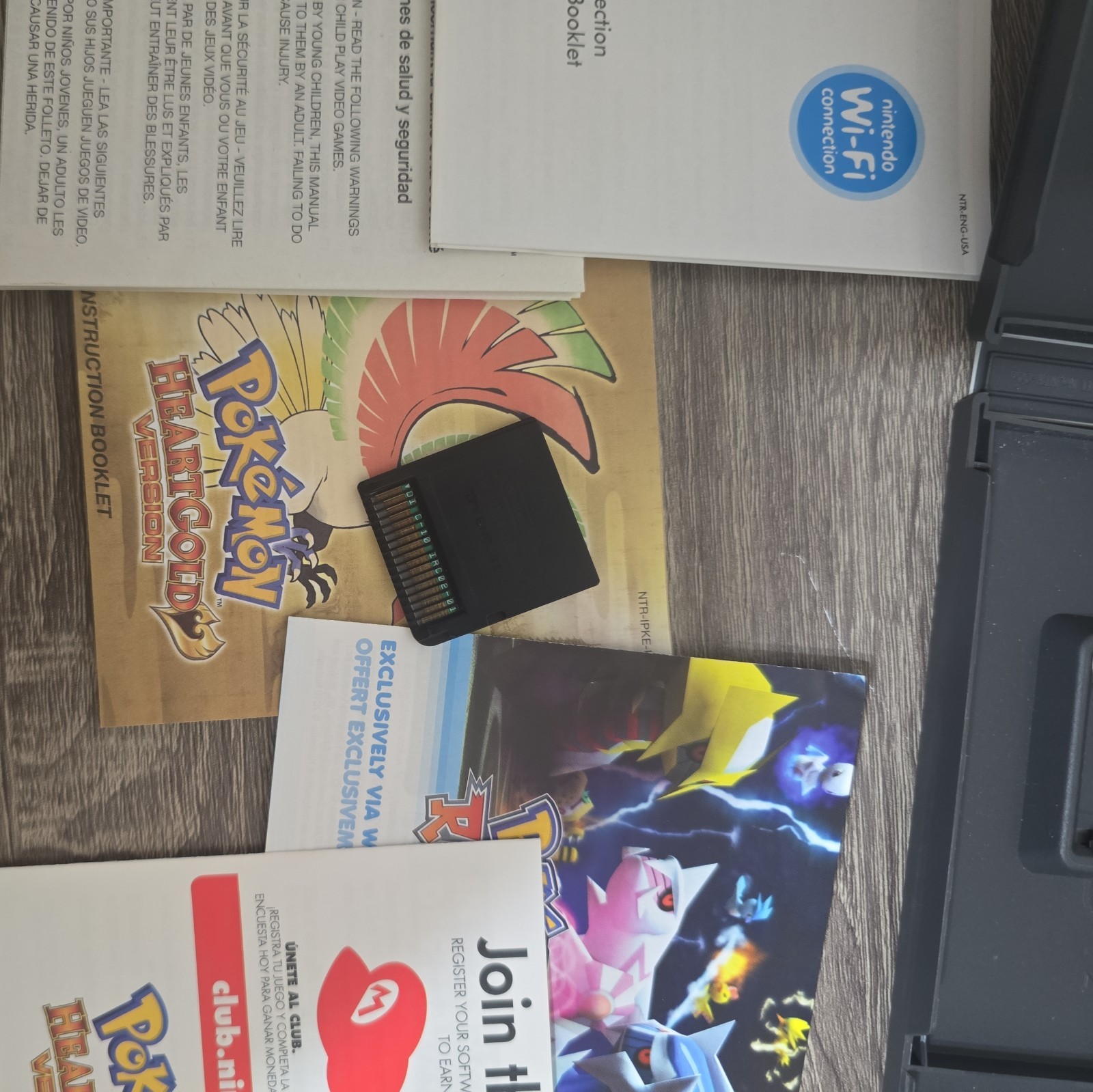 Pokemon HeartGold Version DS complete with Manual and case