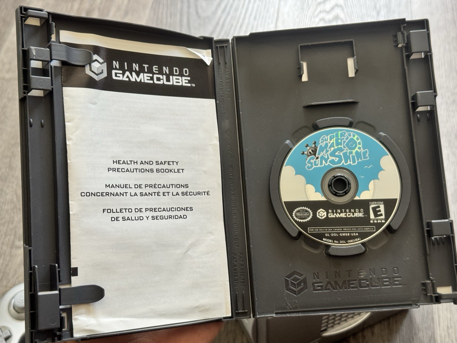 Nintendo GameCube Platinum Bundle with Original Box + Super Mario Sunshine NICE!