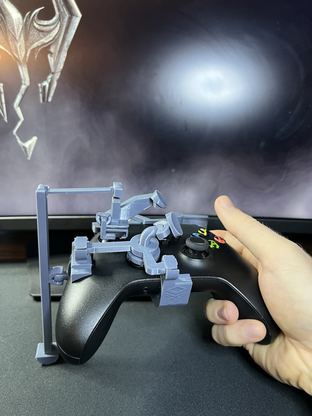 One-Handed (Right) Xbox Series X/S V2 Clip-On Controller Adapter – Adaptive Gear